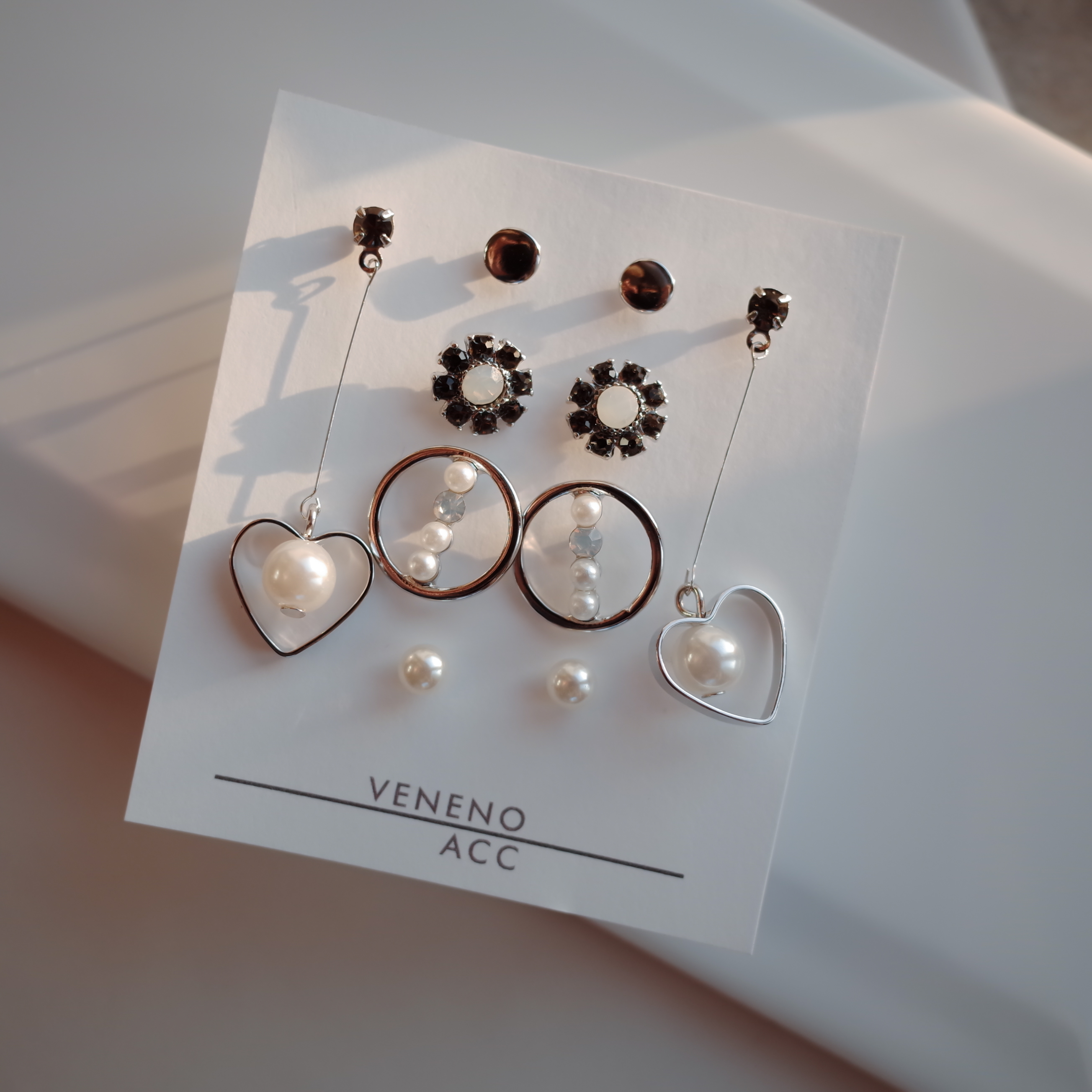 <b><p>White Day Lovely SET Earrings Stylish Unique</p></b><b><p>ホワイトデー ラブリーSETイヤリング スタイリッシュな ユニークなデザイン ベーシッ</p></b><br /><br /><p align='center'>