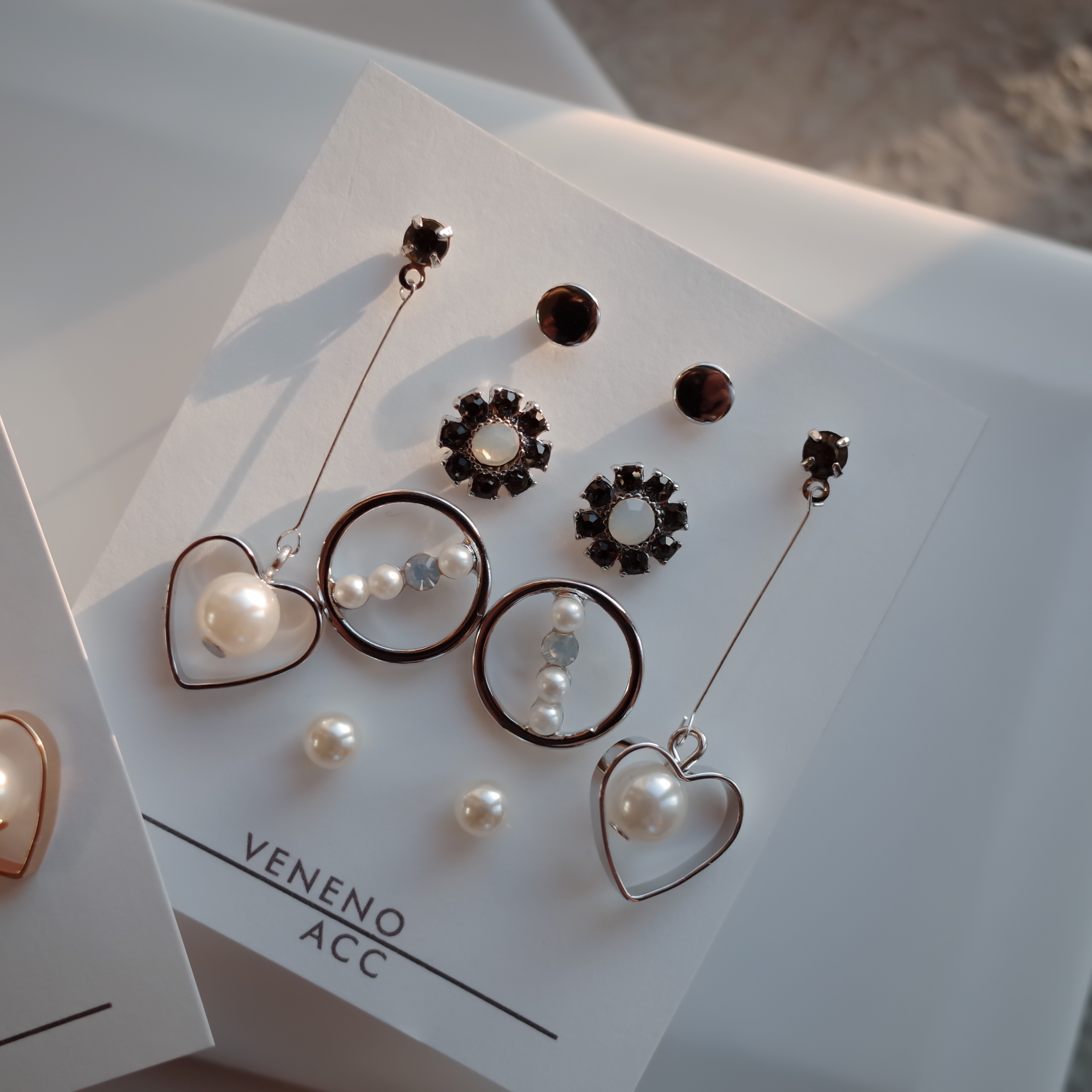 <b><p>White Day Lovely SET Earrings Stylish Unique</p></b><b><p>ホワイトデー ラブリーSETイヤリング スタイリッシュな ユニークなデザイン ベーシッ</p></b><br /><br /><p align='center'>