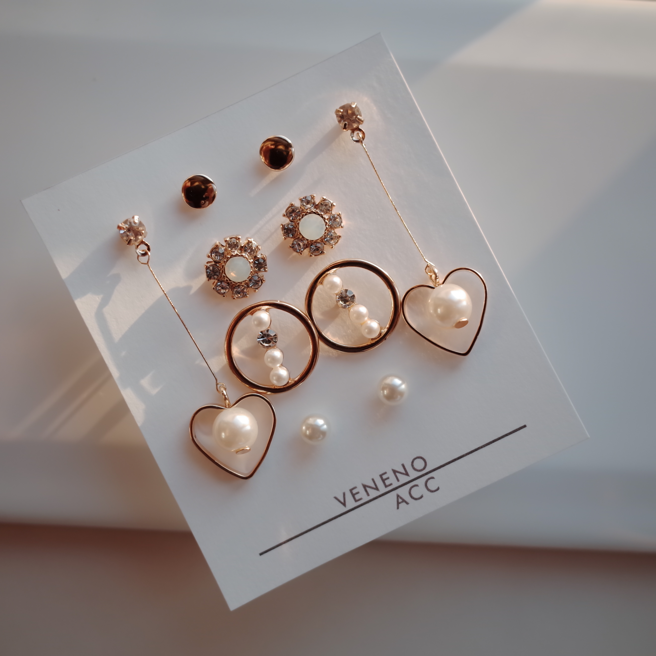 <b><p>White Day Lovely SET Earrings Stylish Unique</p></b><b><p>ホワイトデー ラブリーSETイヤリング スタイリッシュな ユニークなデザイン ベーシッ</p></b><br /><br /><p align='center'>