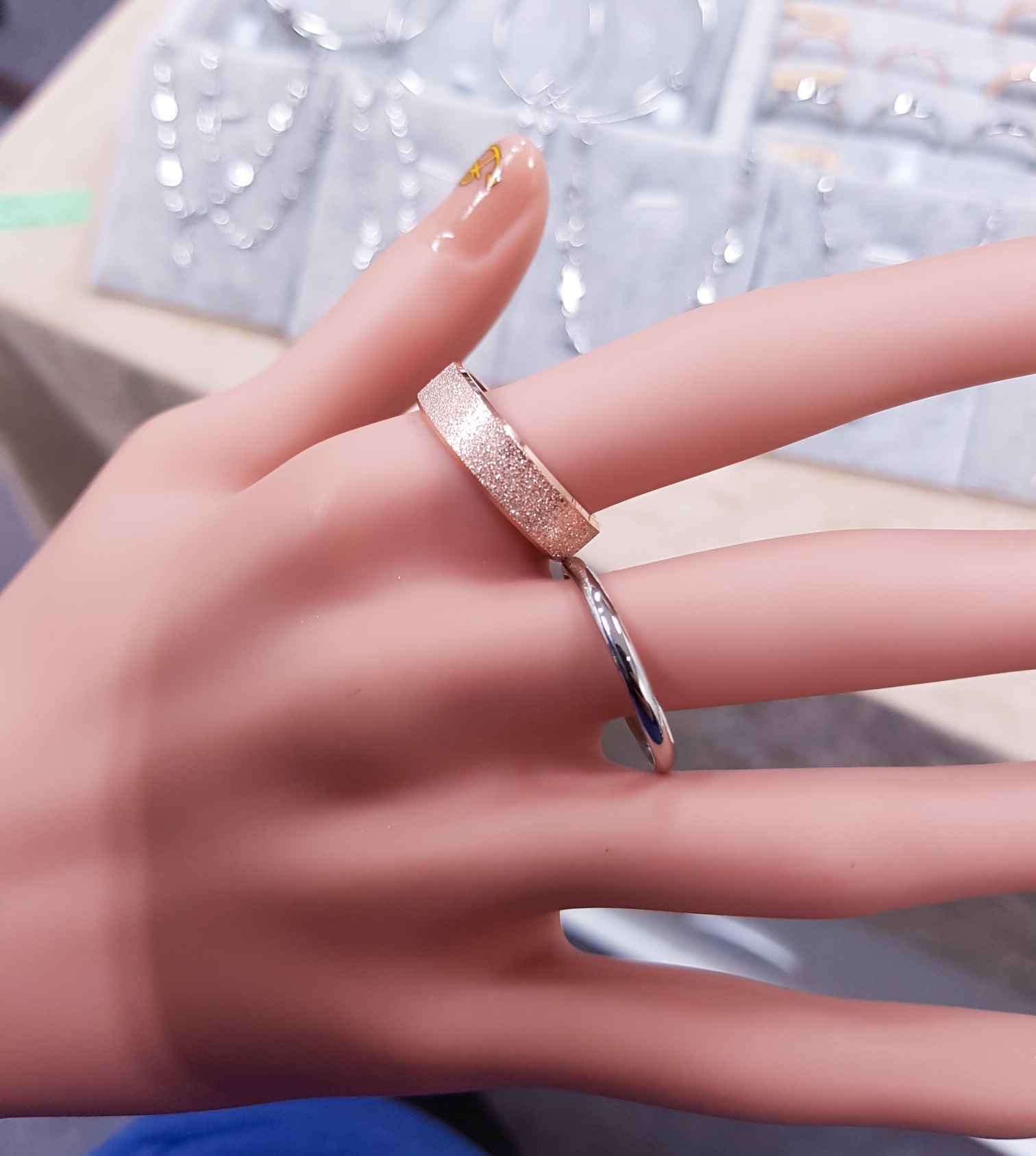 <b><p>Surge Steel Big size ring - 16,20,23, Silver</p></b><b><p>書かれているカールスチール ビッグサイズのリング - 16,20,23号、シルバー</p></b><br /><br /><p align='center'>