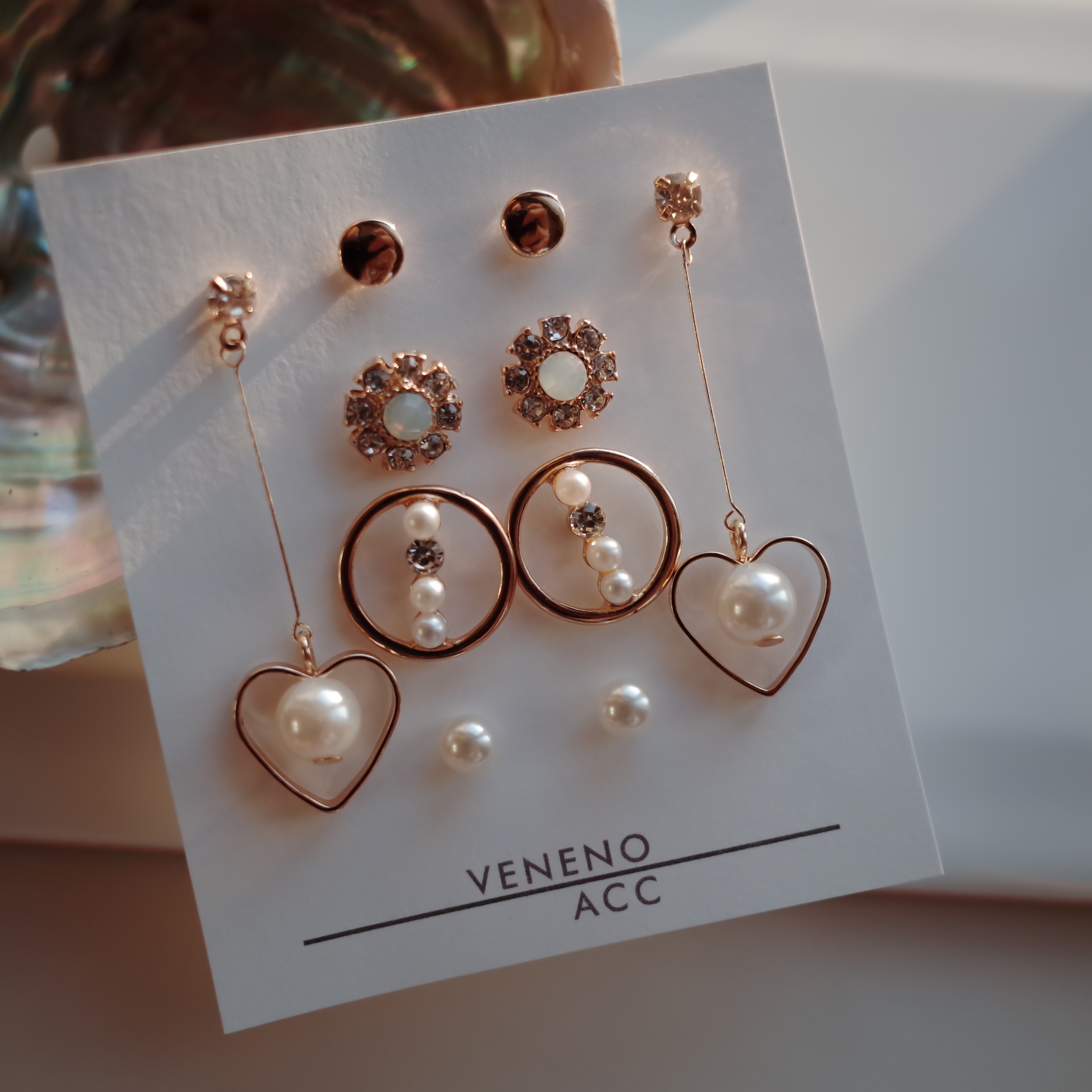 <b><p>White Day Lovely SET Earrings Stylish Unique</p></b><b><p>ホワイトデー ラブリーSETイヤリング スタイリッシュな ユニークなデザイン ベーシッ</p></b><br /><br /><p align='center'>
