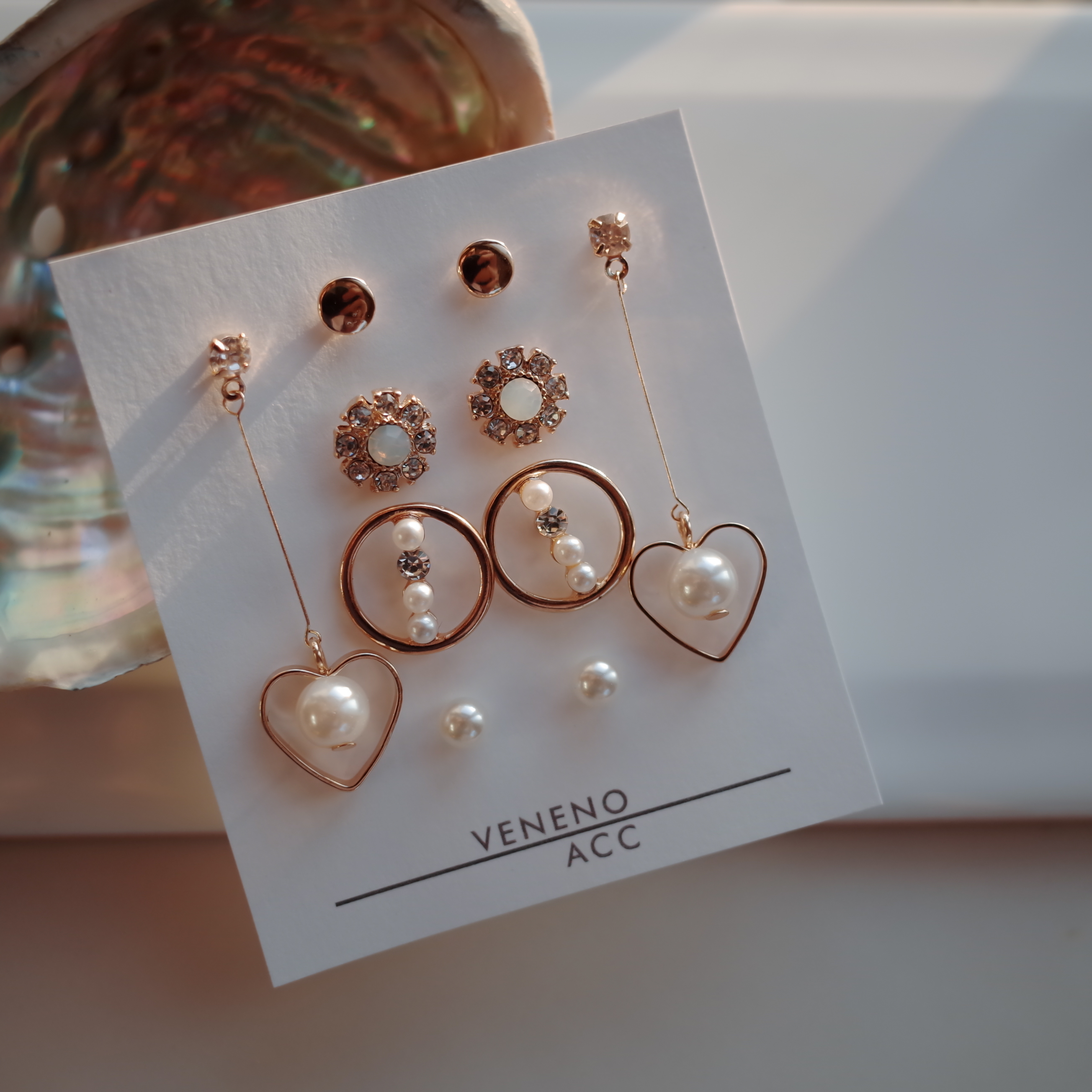 <b><p>White Day Lovely SET Earrings Stylish Unique</p></b><b><p>ホワイトデー ラブリーSETイヤリング スタイリッシュな ユニークなデザイン ベーシッ</p></b><br /><br /><p align='center'>