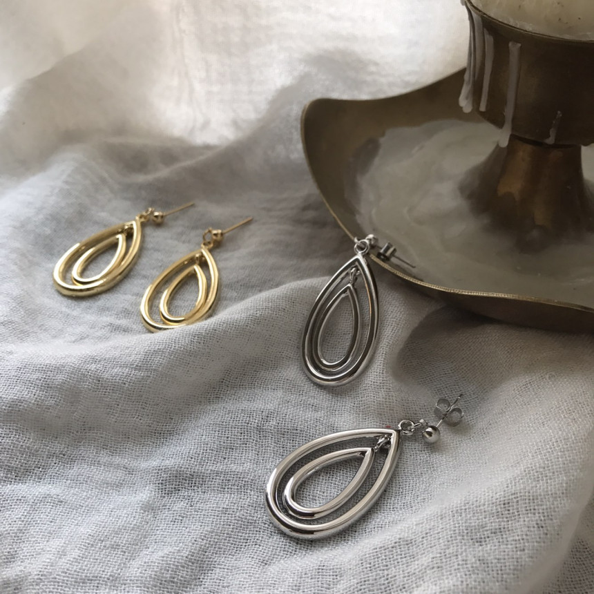 <b><p>Mu gold Silver Drop Earrings Female work</p></b><b><p>ミュー ゴールドシルバー ドロップイヤリング 女性会社員コーディネート モダンシック</p></b><br /><br /><p align='center'>