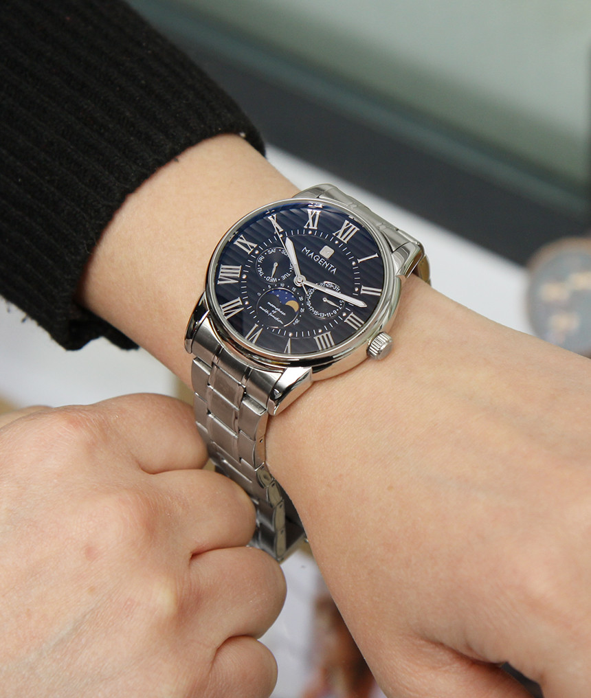 <b><p>magenta le Moon Phase Mel watch MA112.02.BK.MT</p></b><b><p>マゼンタ 男性 ムーンフェイズ メタル時計 MA112.02.BK.MT クラシックコーディネート</p></b><br /><br /><p align='center'>