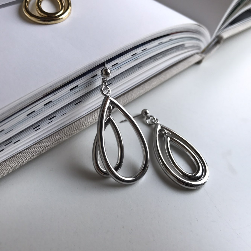 <b><p>Mu gold Silver Drop Earrings Female work</p></b><b><p>ミュー ゴールドシルバー ドロップイヤリング 女性会社員コーディネート モダンシック</p></b><br /><br /><p align='center'>