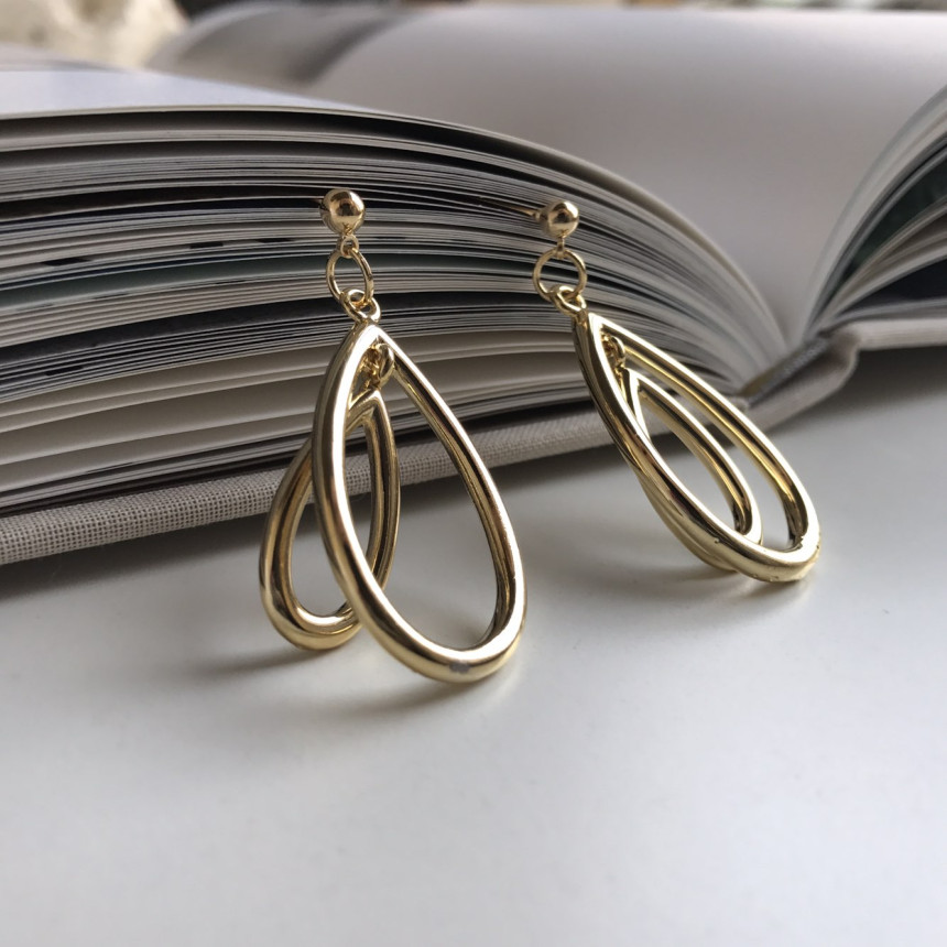 <b><p>Mu gold Silver Drop Earrings Female work</p></b><b><p>ミュー ゴールドシルバー ドロップイヤリング 女性会社員コーディネート モダンシック</p></b><br /><br /><p align='center'>