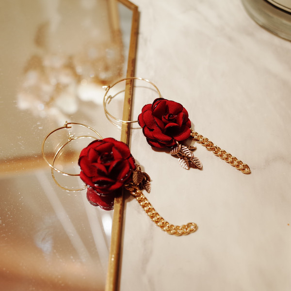 <b><p>A wall wild rose Dp Ring earrs</p></b><b><p>壁 野生 バラ ドロップ リングピアス</p></b><br /><br /><p align='center'>