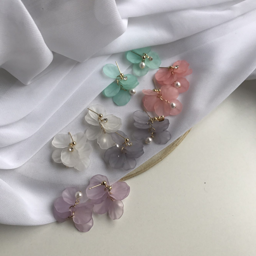 <b><p>Judy no.1 Petaloma Hica arl Drop Erings 5cor</p></b><b><p>ジュディ 第1 花びらホマイカ 真珠 ドロップイヤリング 5色 フリフリピット 女性</p></b><br /><br /><p align='center'>