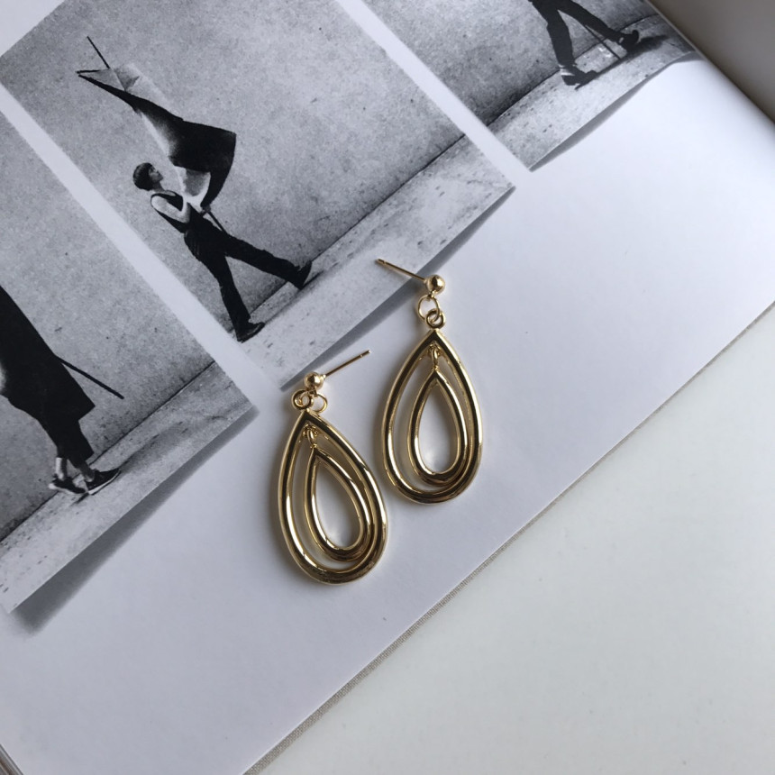 <b><p>Mu gold Silver Drop Earrings Female work</p></b><b><p>ミュー ゴールドシルバー ドロップイヤリング 女性会社員コーディネート モダンシック</p></b><br /><br /><p align='center'>