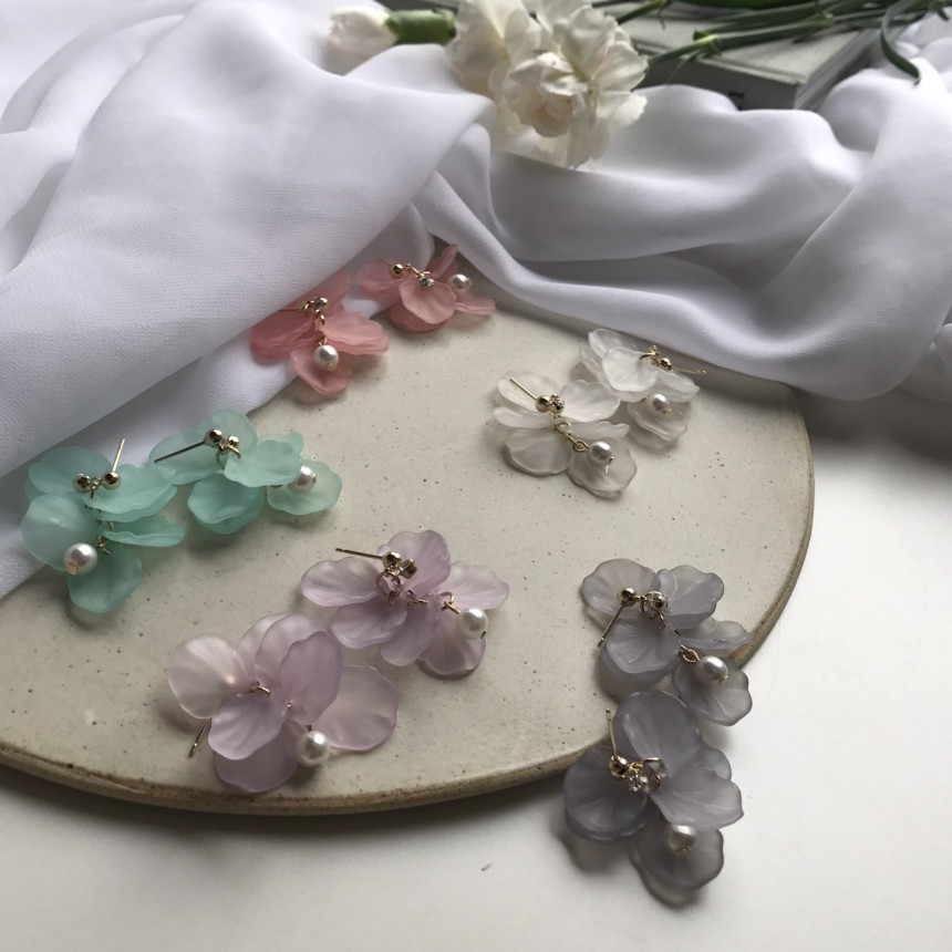 <b><p>Judy no.1 Petaloma Hica arl Drop Erings 5cor</p></b><b><p>ジュディ 第1 花びらホマイカ 真珠 ドロップイヤリング 5色 フリフリピット 女性</p></b><br /><br /><p align='center'>