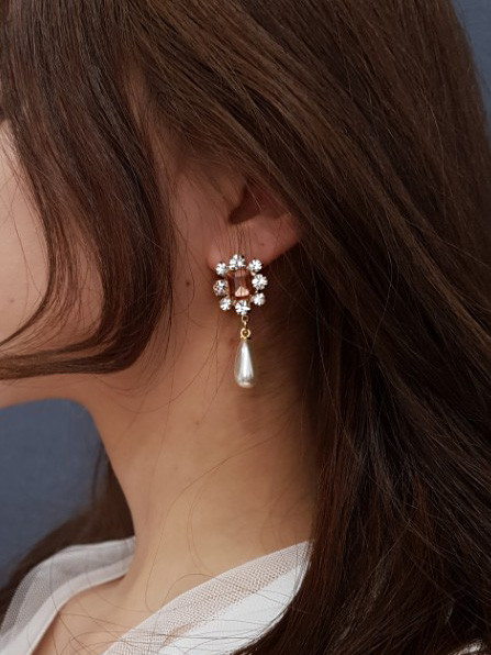 <b><p>Silky pink Unown Drop earrg female Goddess</p></b><b><p>シルキー ピンク オンバル ドロップ イヤリング 女性 女神スタイ アンティークジュエリー</p></b><br /><br /><p align='center'>