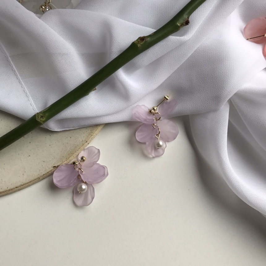 <b><p>Judy no.1 Petaloma Hica arl Drop Erings 5cor</p></b><b><p>ジュディ 第1 花びらホマイカ 真珠 ドロップイヤリング 5色 フリフリピット 女性</p></b><br /><br /><p align='center'>