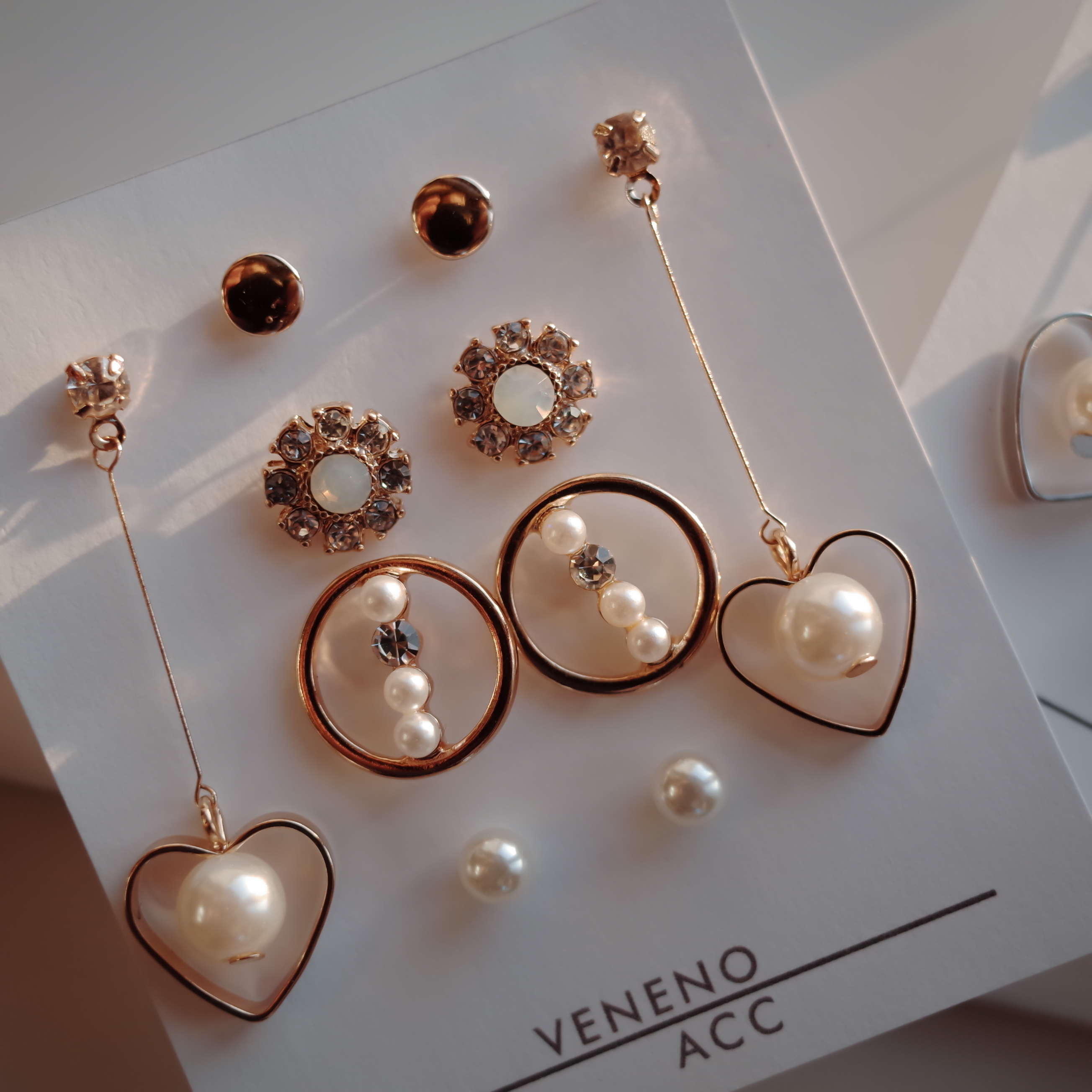 <b><p>White Day Lovely SET Earrings Stylish Unique</p></b><b><p>ホワイトデー ラブリーSETイヤリング スタイリッシュな ユニークなデザイン ベーシッ</p></b><br /><br /><p align='center'>