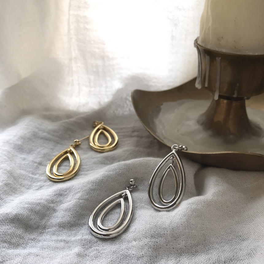 <b><p>Mu gold Silver Drop Earrings Female work</p></b><b><p>ミュー ゴールドシルバー ドロップイヤリング 女性会社員コーディネート モダンシック</p></b><br /><br /><p align='center'>