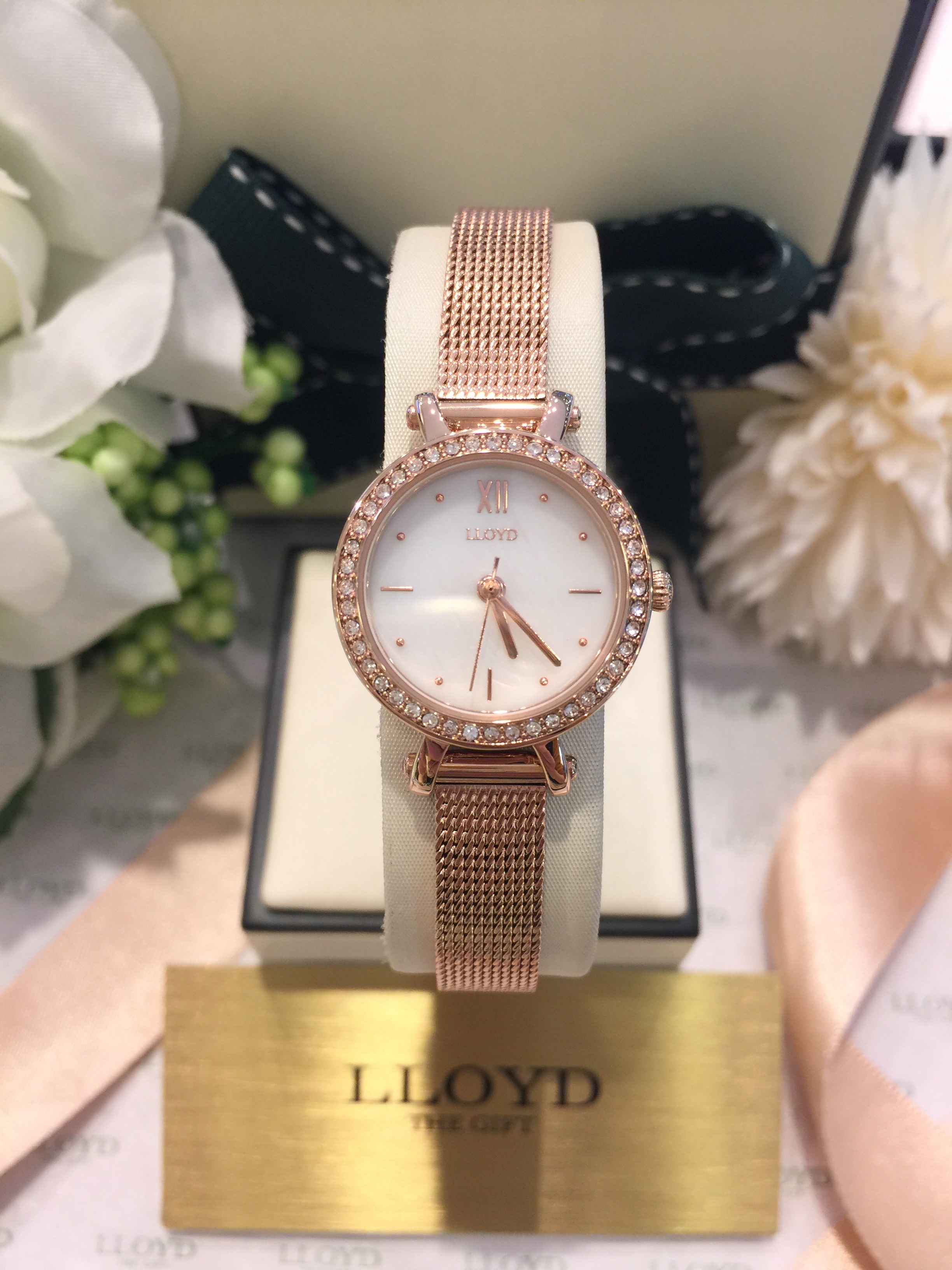 <b><p>Lloyd Mher-Daughter Full Stone female Mesh</p></b><b><p>ロイド 螺鈿 フルストーン 女性 メッシュ 時計 LL2G18301RGG 10代</p></b><br /><br /><p align='center'>