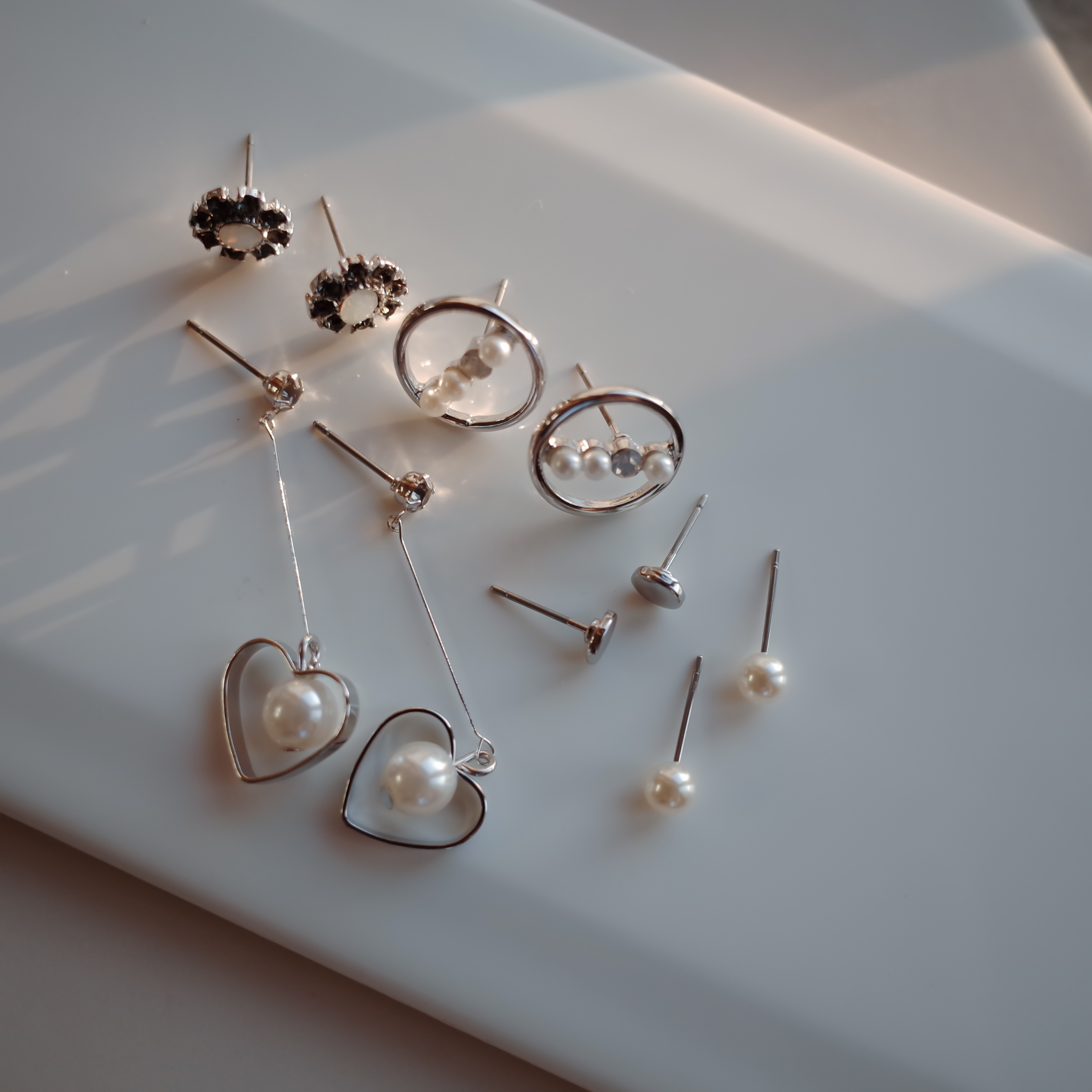 <b><p>White Day Lovely SET Earrings Stylish Unique</p></b><b><p>ホワイトデー ラブリーSETイヤリング スタイリッシュな ユニークなデザイン ベーシッ</p></b><br /><br /><p align='center'>