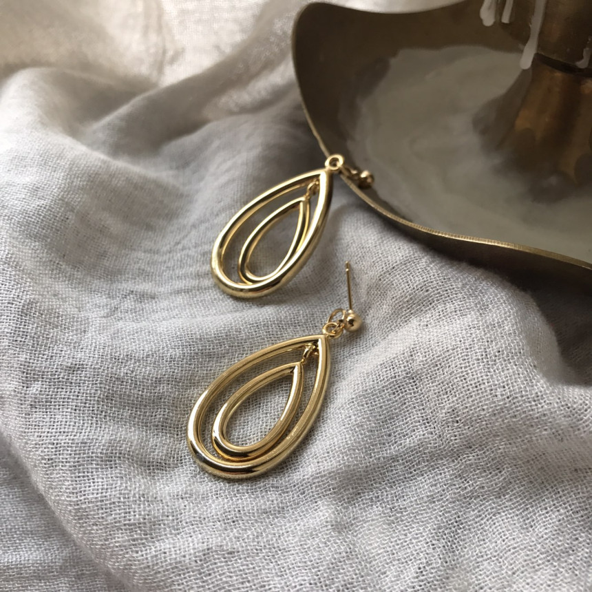 <b><p>Mu gold Silver Drop Earrings Female work</p></b><b><p>ミュー ゴールドシルバー ドロップイヤリング 女性会社員コーディネート モダンシック</p></b><br /><br /><p align='center'>