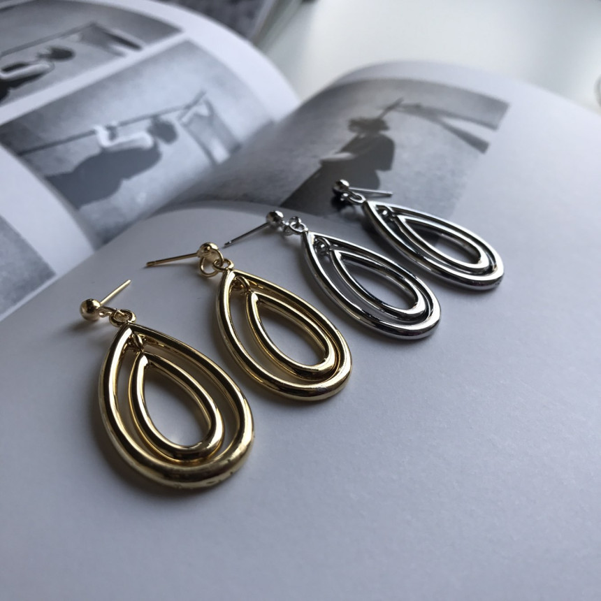 <b><p>Mu gold Silver Drop Earrings Female work</p></b><b><p>ミュー ゴールドシルバー ドロップイヤリング 女性会社員コーディネート モダンシック</p></b><br /><br /><p align='center'>