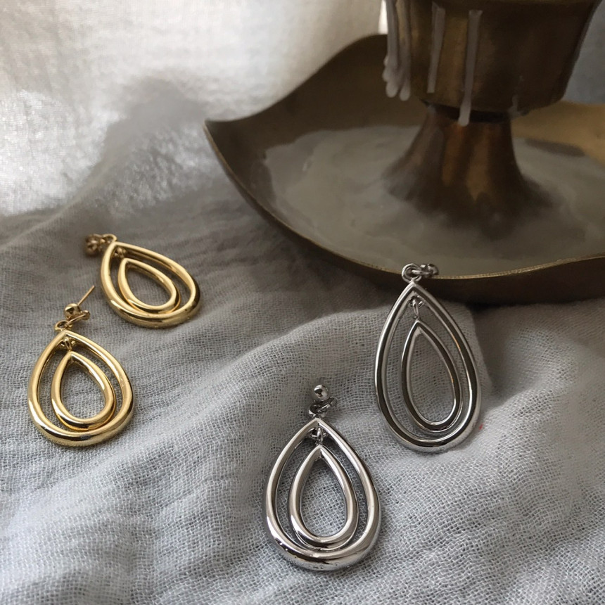 <b><p>Mu gold Silver Drop Earrings Female work</p></b><b><p>ミュー ゴールドシルバー ドロップイヤリング 女性会社員コーディネート モダンシック</p></b><br /><br /><p align='center'>