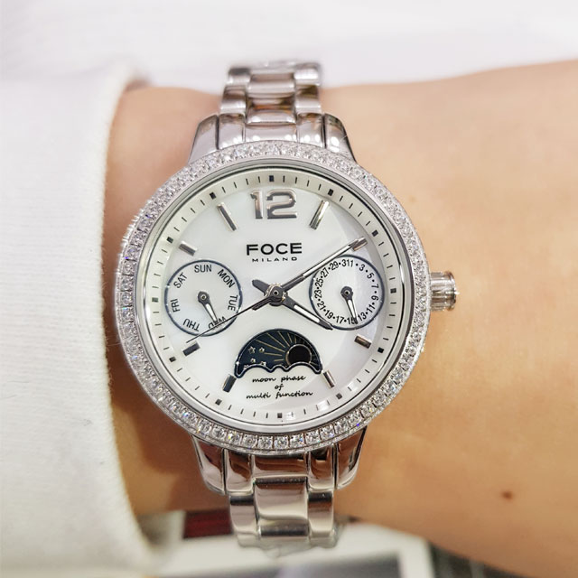 <b><p>Poche Woman Metal wat fele wrist 20's</p></b><b><p>ポチャ 女性 メタル時計 手首 20代 ファッション おすすめ</p></b><br /><br /><p align='center'>