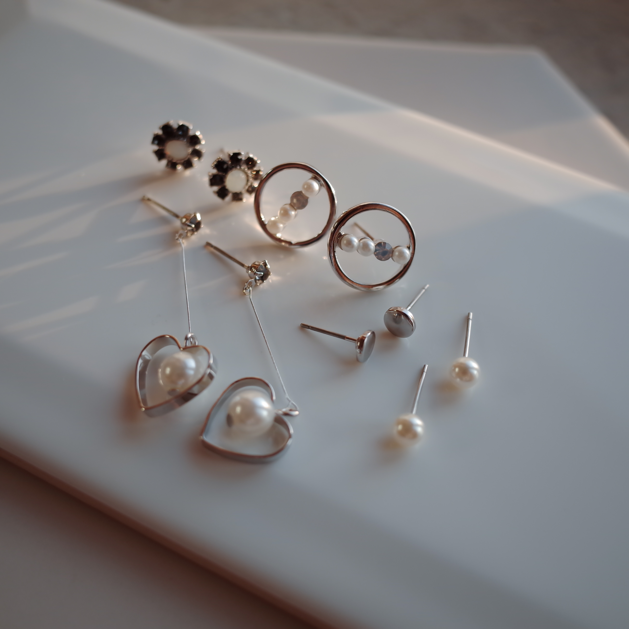 <b><p>White Day Lovely SET Earrings Stylish Unique</p></b><b><p>ホワイトデー ラブリーSETイヤリング スタイリッシュな ユニークなデザイン ベーシッ</p></b><br /><br /><p align='center'>