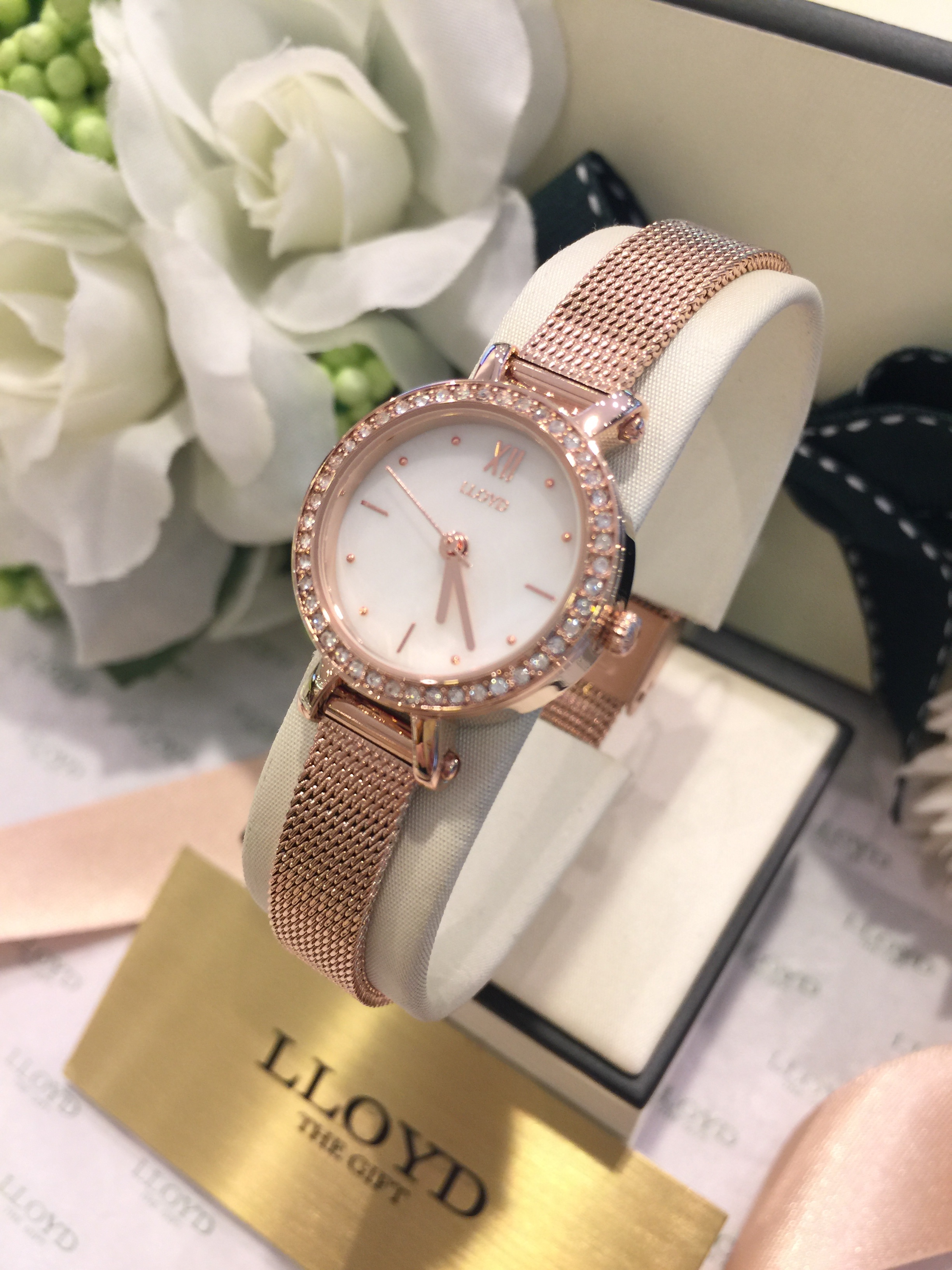 <b><p>Lloyd Mher-Daughter Full Stone female Mesh</p></b><b><p>ロイド 螺鈿 フルストーン 女性 メッシュ 時計 LL2G18301RGG 10代</p></b><br /><br /><p align='center'>