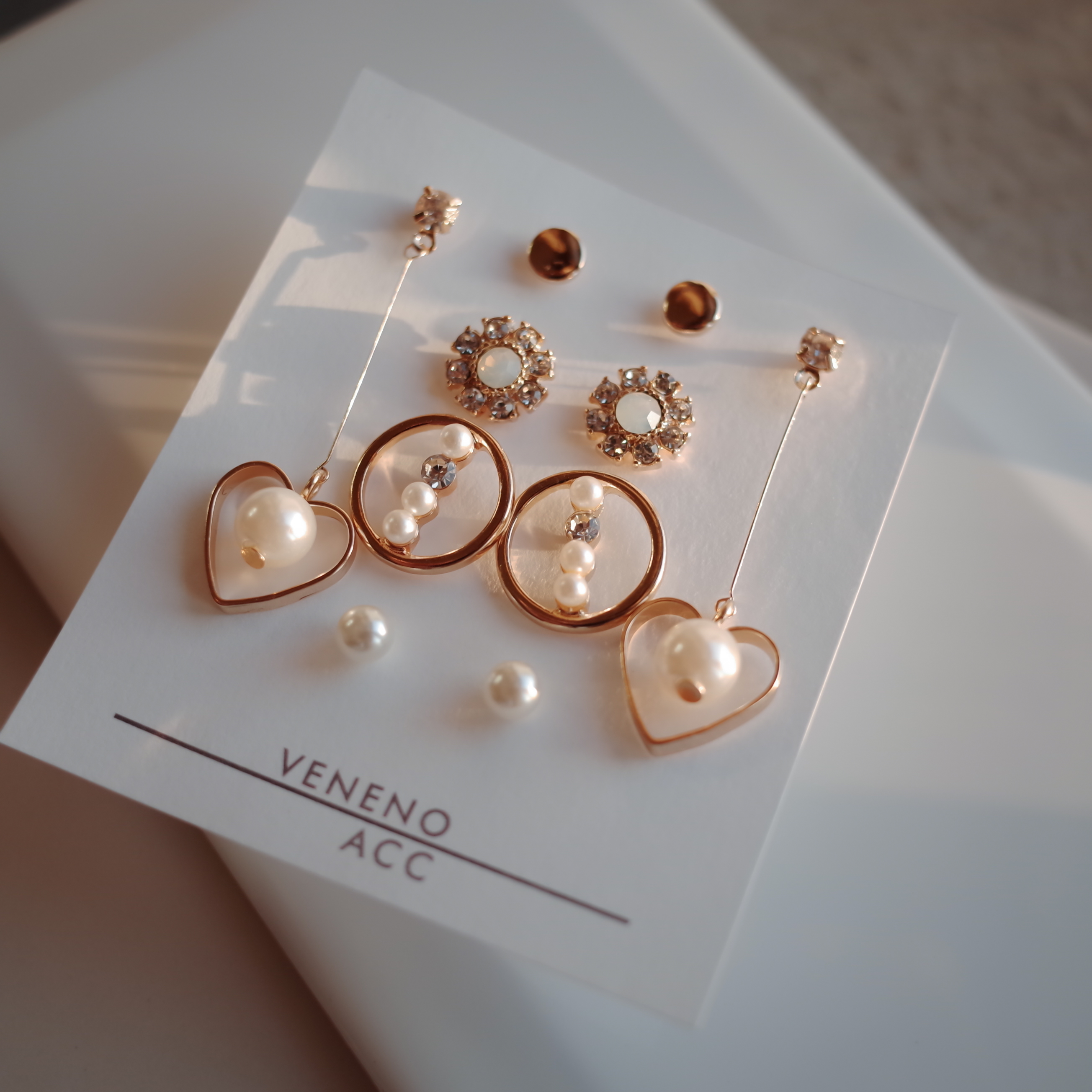 <b><p>White Day Lovely SET Earrings Stylish Unique</p></b><b><p>ホワイトデー ラブリーSETイヤリング スタイリッシュな ユニークなデザイン ベーシッ</p></b><br /><br /><p align='center'>