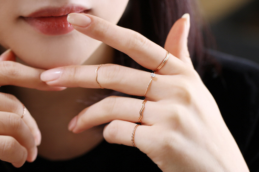 <b><p>14k thread ring Layed Cube cic Ace Guard</p></b><b><p>14k室リング 重ね着 クラウンキュービック エキ ガード</p></b><br /><br /><p align='center'>