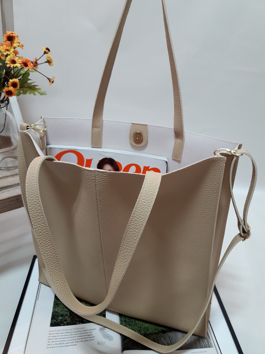 <b><p>Opel Plain Square Crossed Shoulder Bag Light</p></b><b><p>O '無知正方形デイリークロスショルダーバッグ軽量バッグシンプルなショーポベクレディースカジュ</p></b><br /><br /><p align='center'>