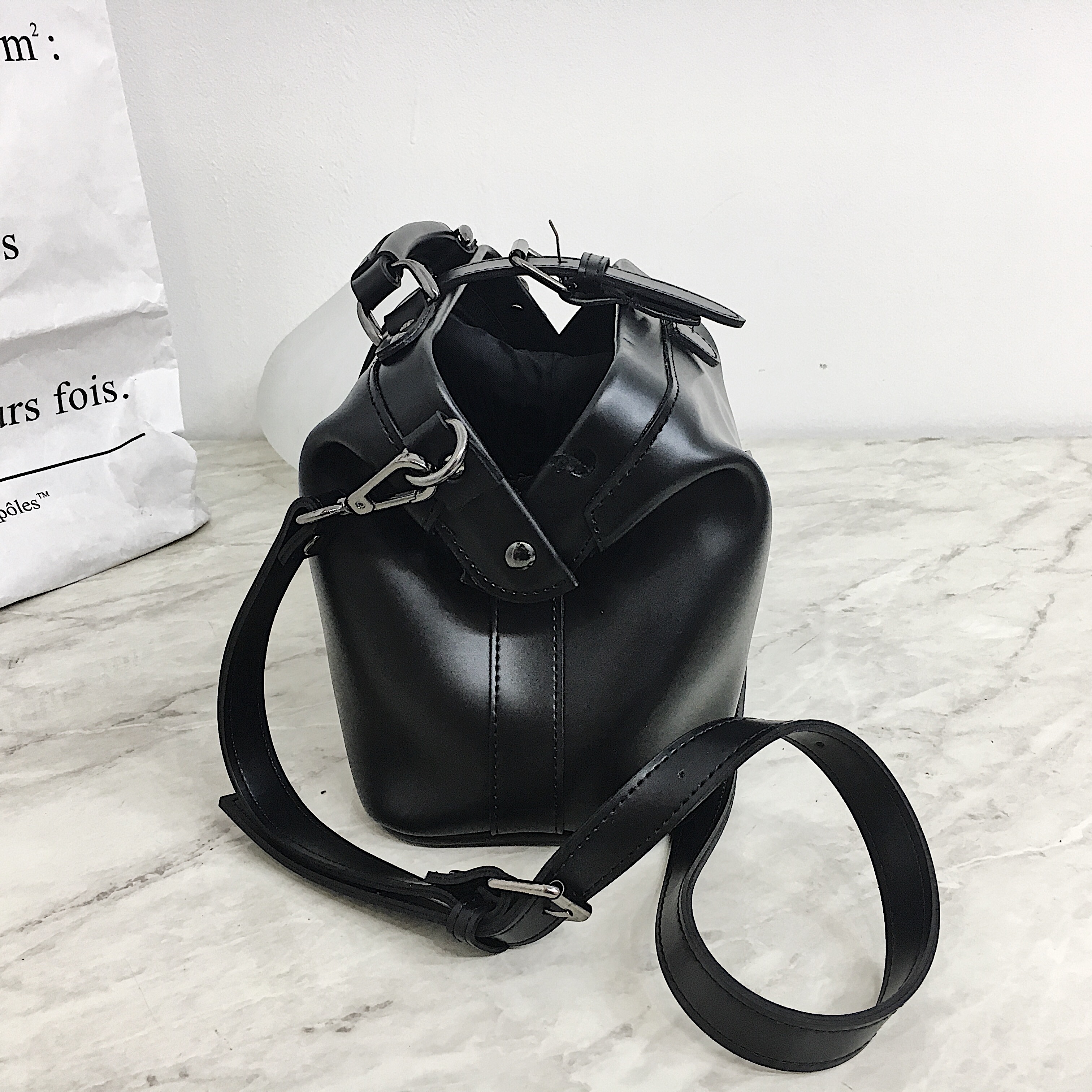 <b><p>moss vintage bton white no claic women stylish</p></b><b><p>mossヴィンテージボストンバッグモノクラシック女性スタイリッシュに見えるモダンユニークカジュアルバ</p></b><br /><br /><p align='center'>