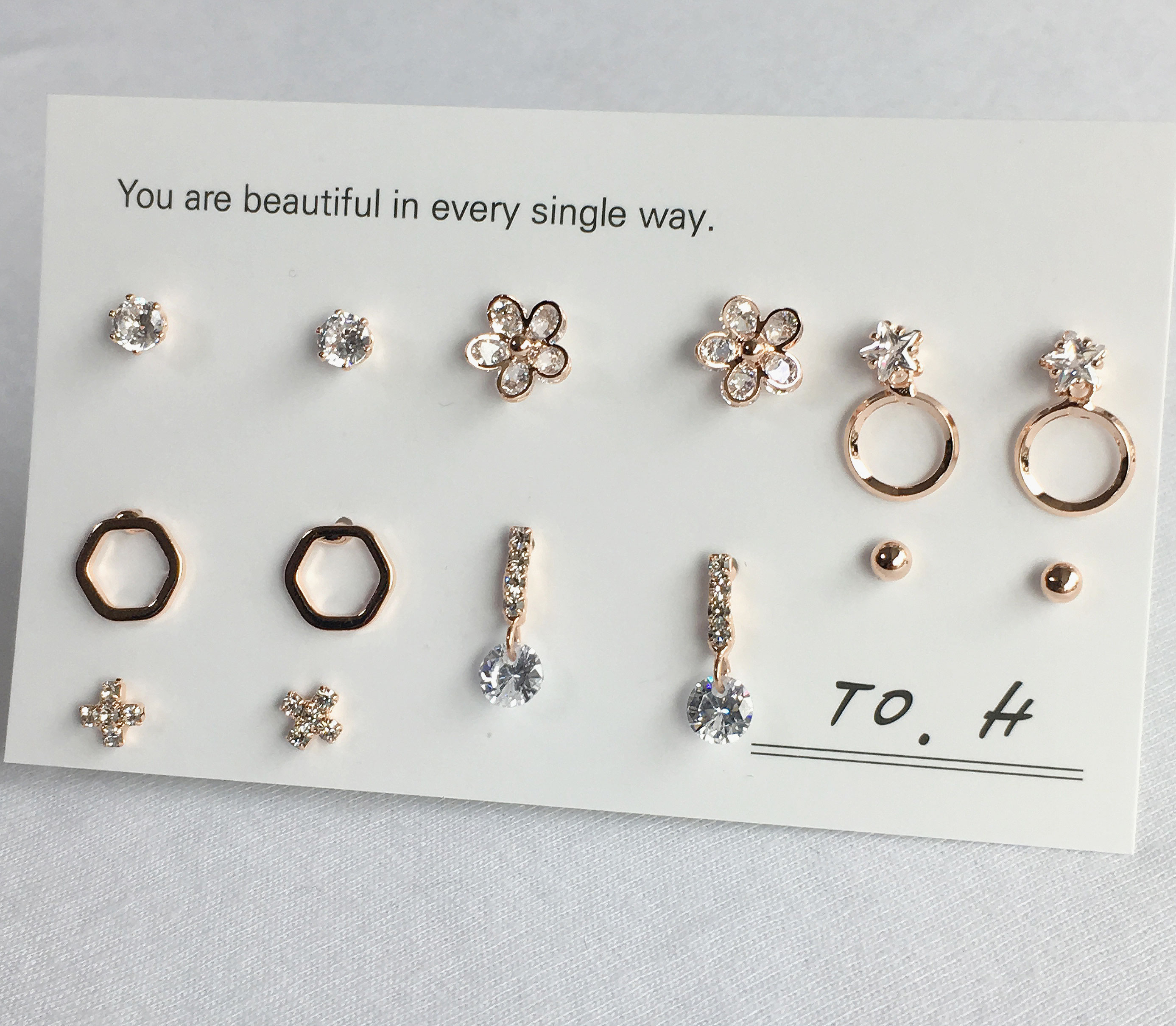 <b><p>daily flower Cubic Drop earring 14 pieces</p></b><b><p>デイリー フラワー キュービック ドロップ イヤリング 14ピース シンプルな セット</p></b><br /><br /><p align='center'>