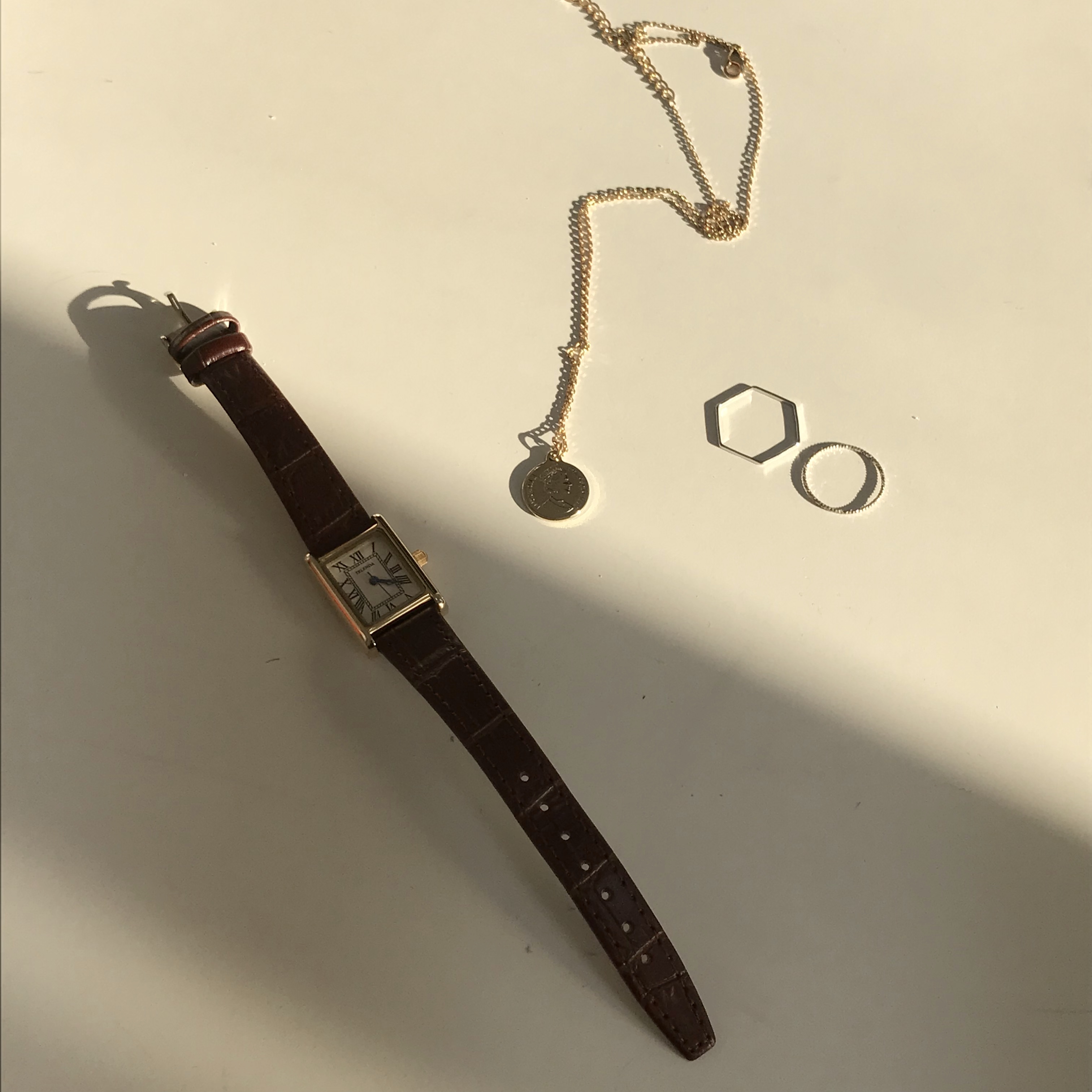 <b><p>normal square clock Casu won Women in their</p></b><b><p>ノーマル 正方形 時計 カジュアルな女の子 30代の女性 ゴクォル アンティーククラシック</p></b><br /><br /><p align='center'>