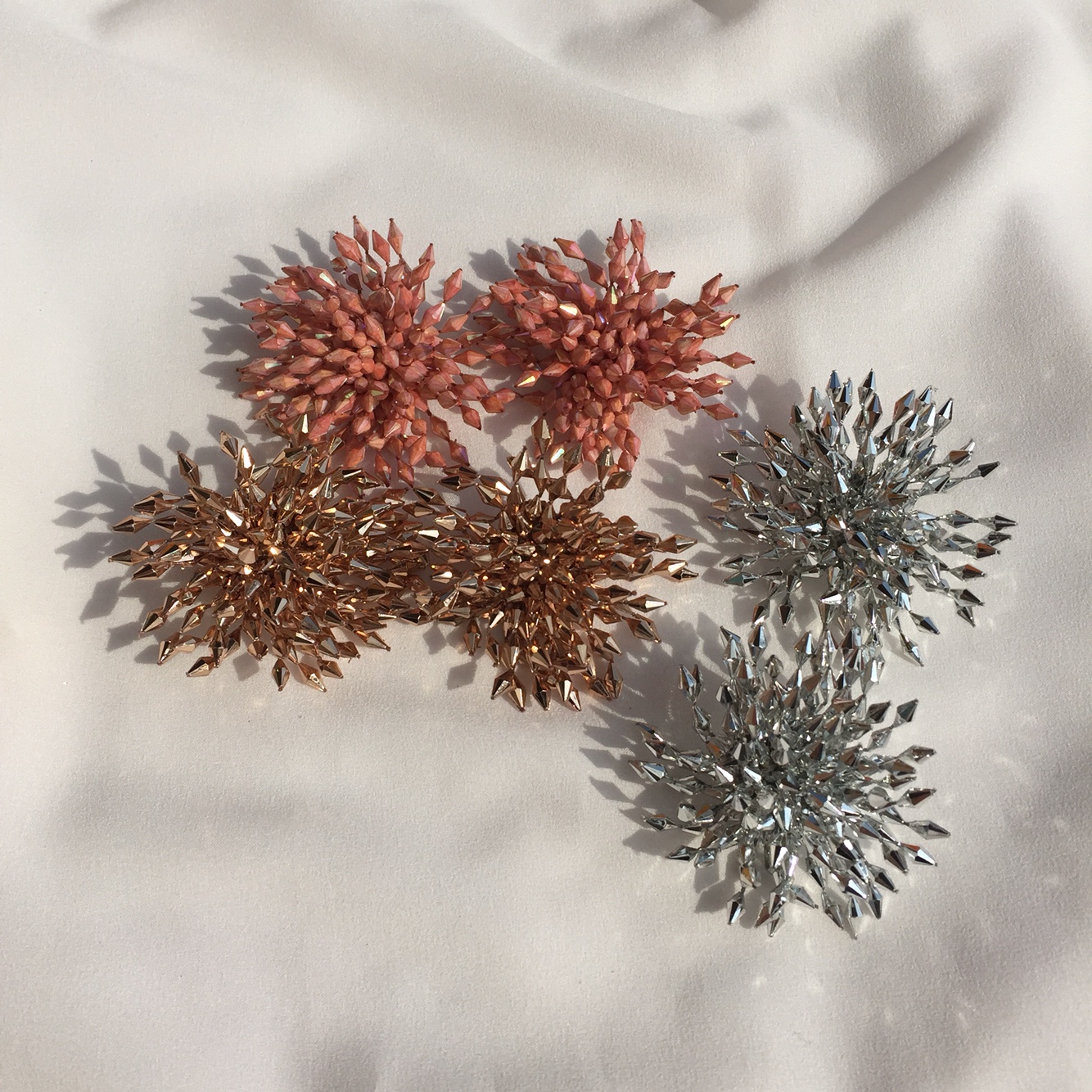 <b><p>Biz flower Kim Hee Sun, Na Yog st earrings</p></b><b><p>ビーズ フラワー キム・ヒソン、 ナヨンstピアス グィチ可能 ボールド 即日発送</p></b><br /><br /><p align='center'>