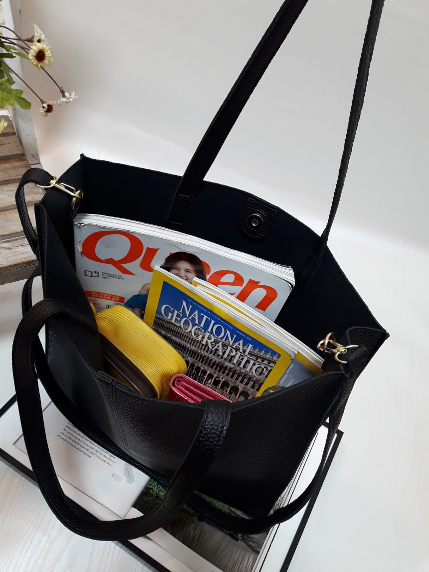 <b><p>Opel Plain Square Crossed Shoulder Bag Light</p></b><b><p>O '無知正方形デイリークロスショルダーバッグ軽量バッグシンプルなショーポベクレディースカジュ</p></b><br /><br /><p align='center'>