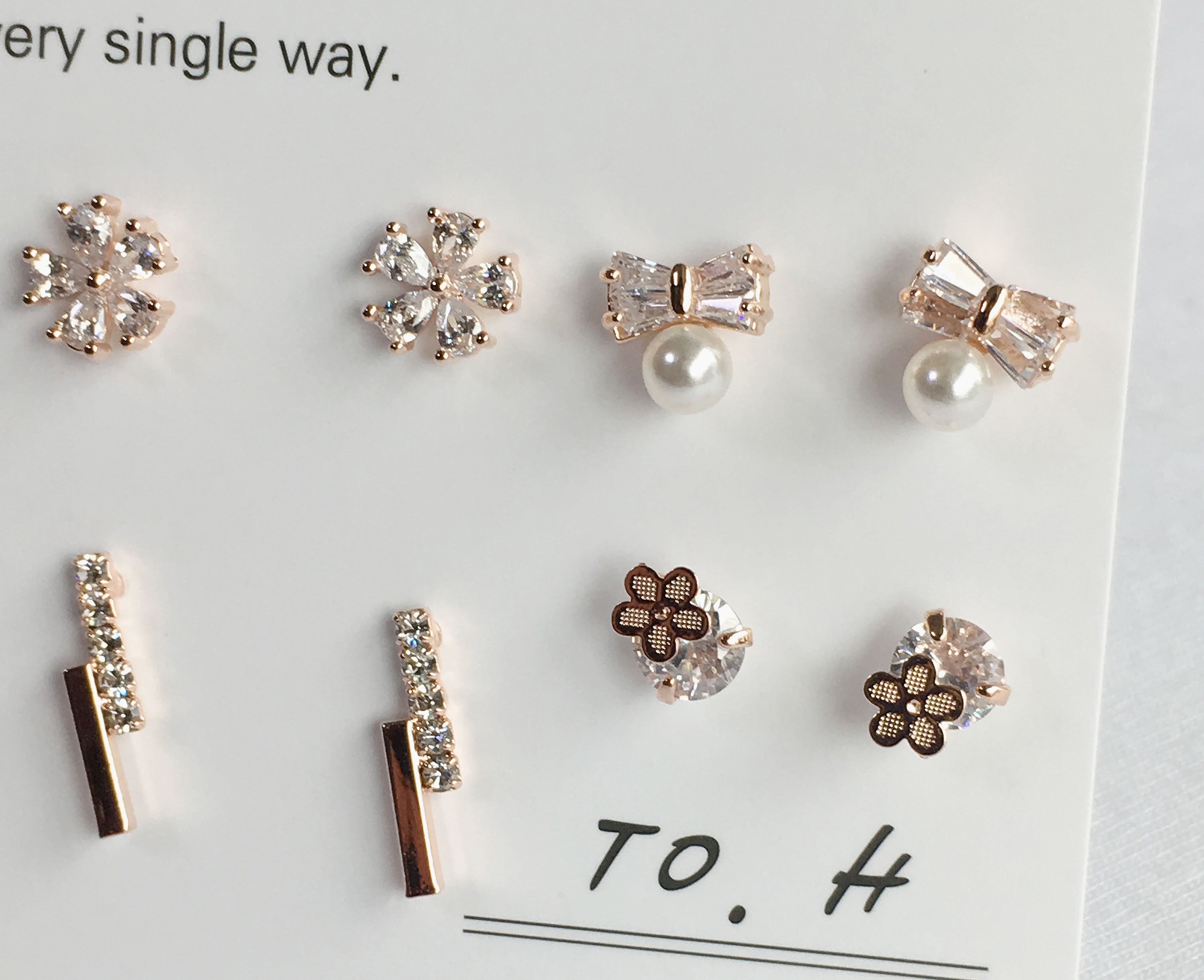 <b><p>daily flower Cubic Drop earring 14 pieces</p></b><b><p>デイリー フラワー キュービック ドロップ イヤリング 14ピース シンプルな セット</p></b><br /><br /><p align='center'>