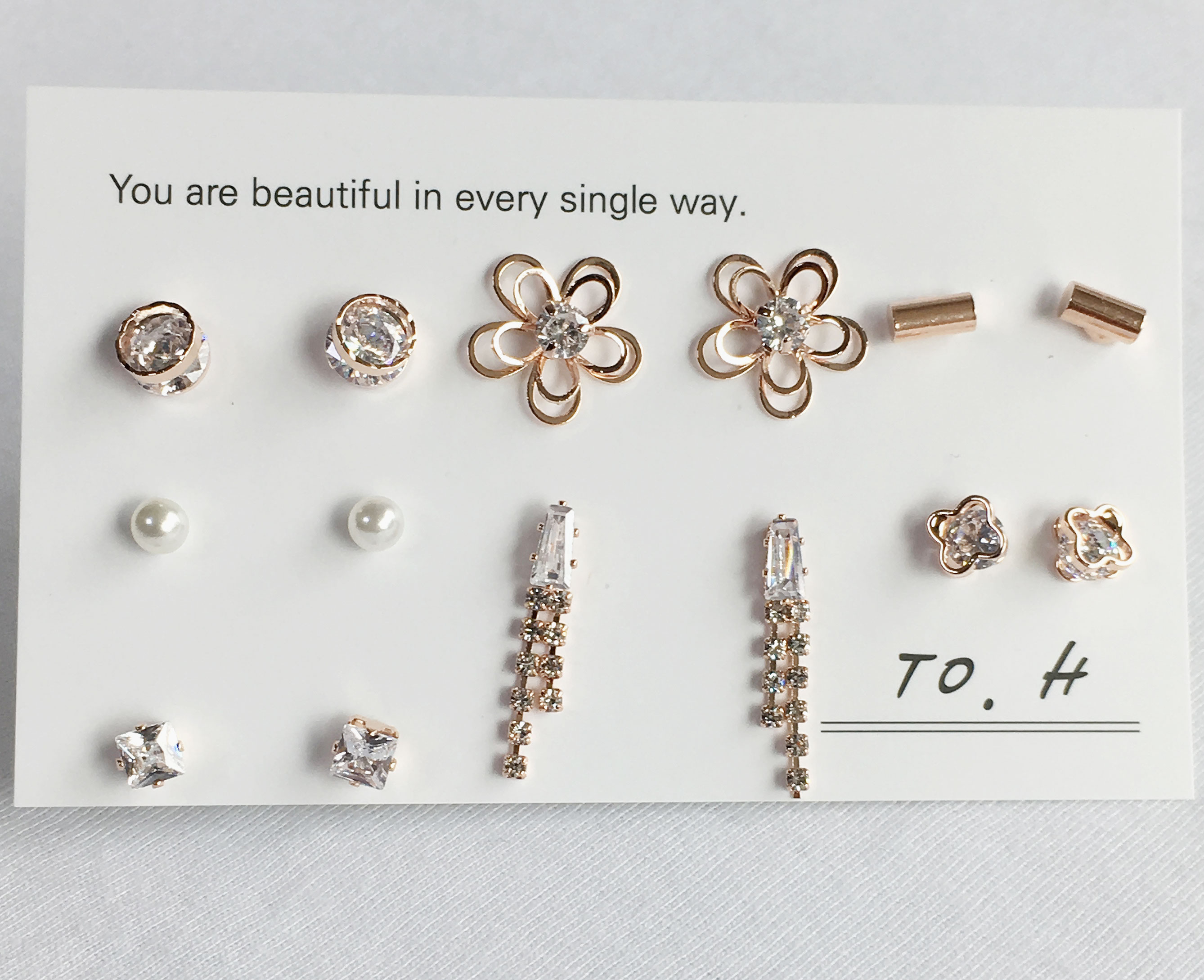 <b><p>daily flower Cubic Drop earring 14 pieces</p></b><b><p>デイリー フラワー キュービック ドロップ イヤリング 14ピース シンプルな セット</p></b><br /><br /><p align='center'>