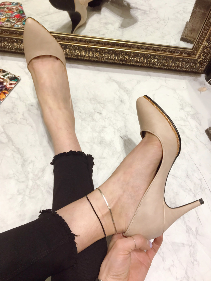 <b><p>Puff Front Stiletto Hl Korean Today's</p></b><b><p>グムポル アプコ スティレットヒール 韓国語 今日のファッション フェミニンな感性ムード</p></b><br /><br /><p align='center'>