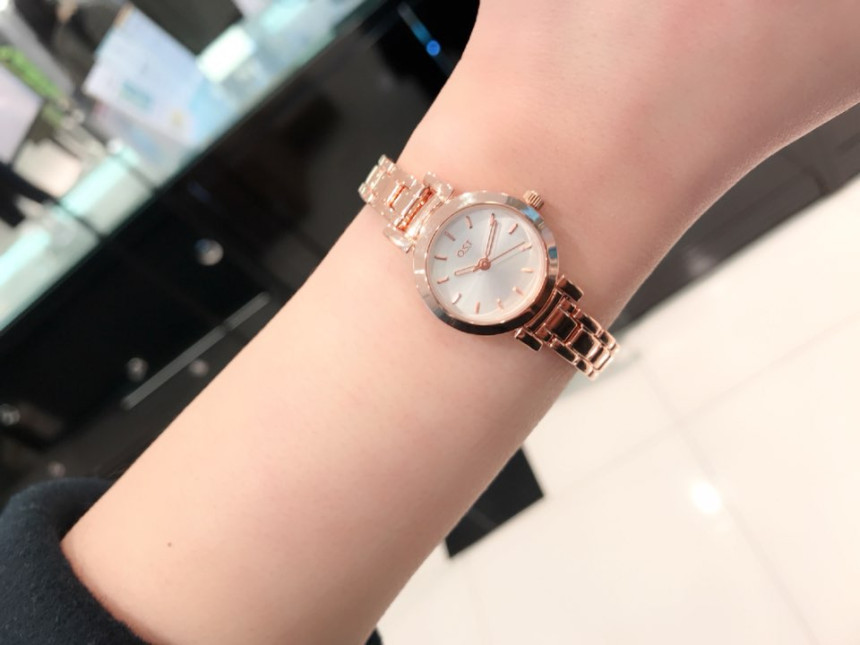 <b><p>OST Natural Modern Women's Met Wch OTW118312TPP</p></b><b><p>OST ナチュラルモダン女性メタル時計 OTW118312TPP 0SS 会社員のコーディネート</p></b><br /><br /><p align='center'>