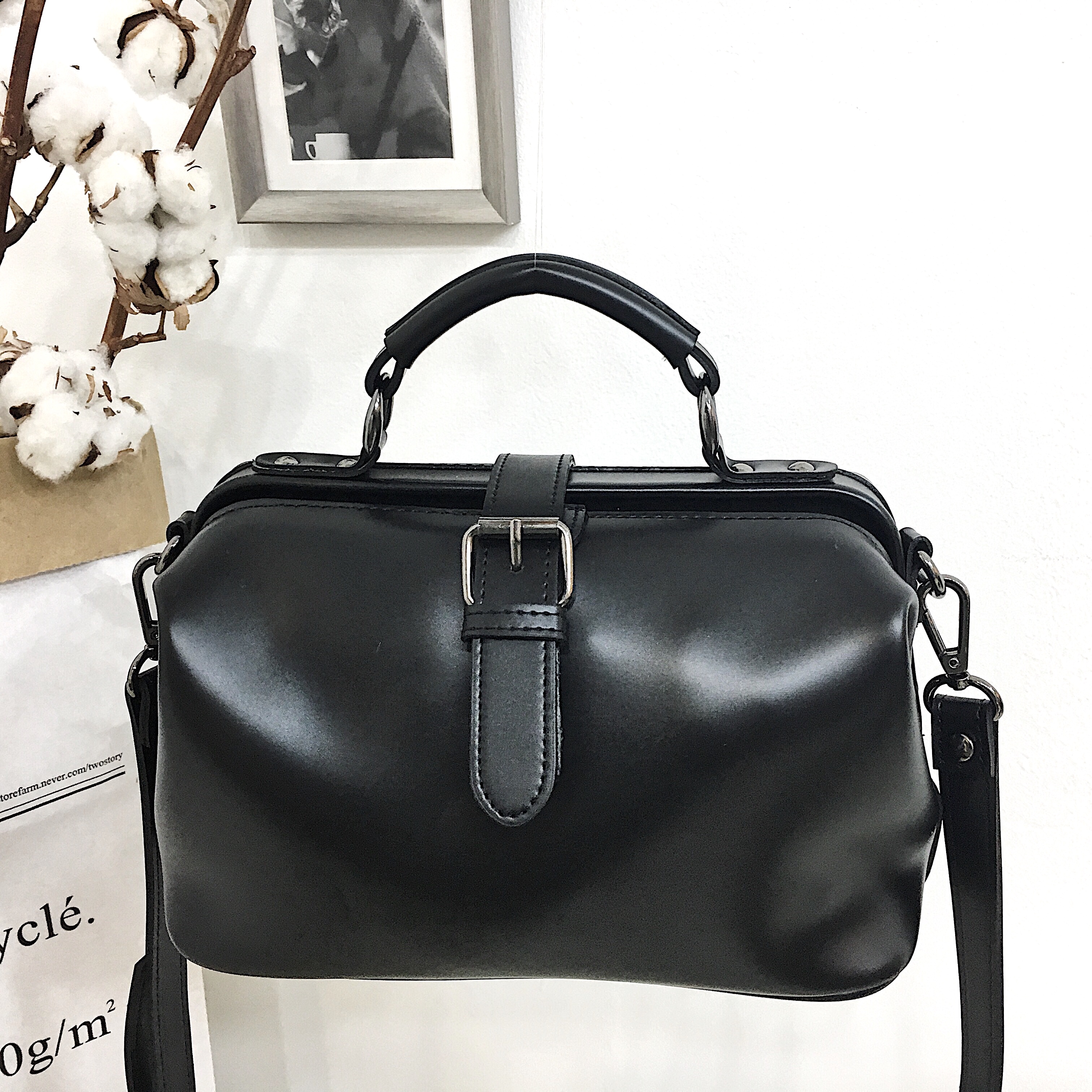 <b><p>moss vintage bton white no claic women stylish</p></b><b><p>mossヴィンテージボストンバッグモノクラシック女性スタイリッシュに見えるモダンユニークカジュアルバ</p></b><br /><br /><p align='center'>