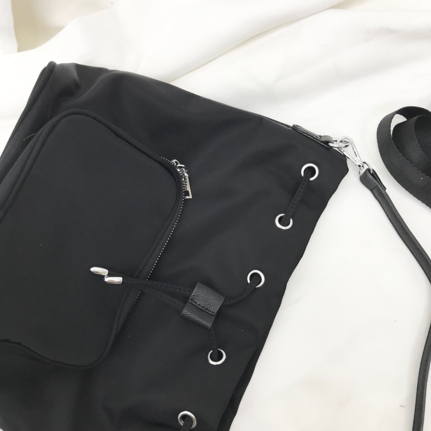 <b><p>Zipper pocket bu bag mini college student</p></b><b><p>ファスナーポケットバケットバックミニ女子大生デイリールックショルダーバッグボクジョリ軽く持ち上げる良</p></b><br /><br /><p align='center'>