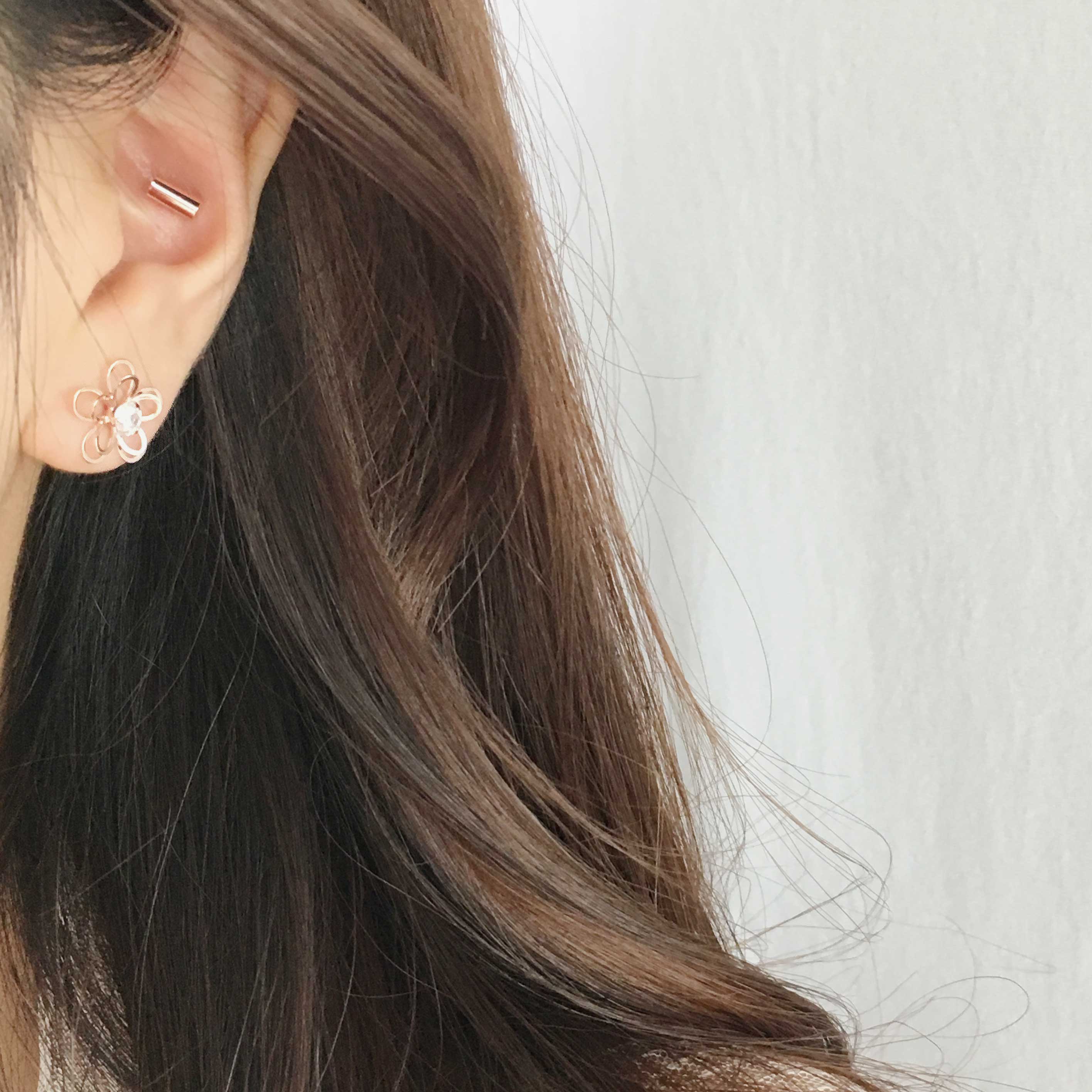 <b><p>daily flower Cubic Drop earring 14 pieces</p></b><b><p>デイリー フラワー キュービック ドロップ イヤリング 14ピース シンプルな セット</p></b><br /><br /><p align='center'>