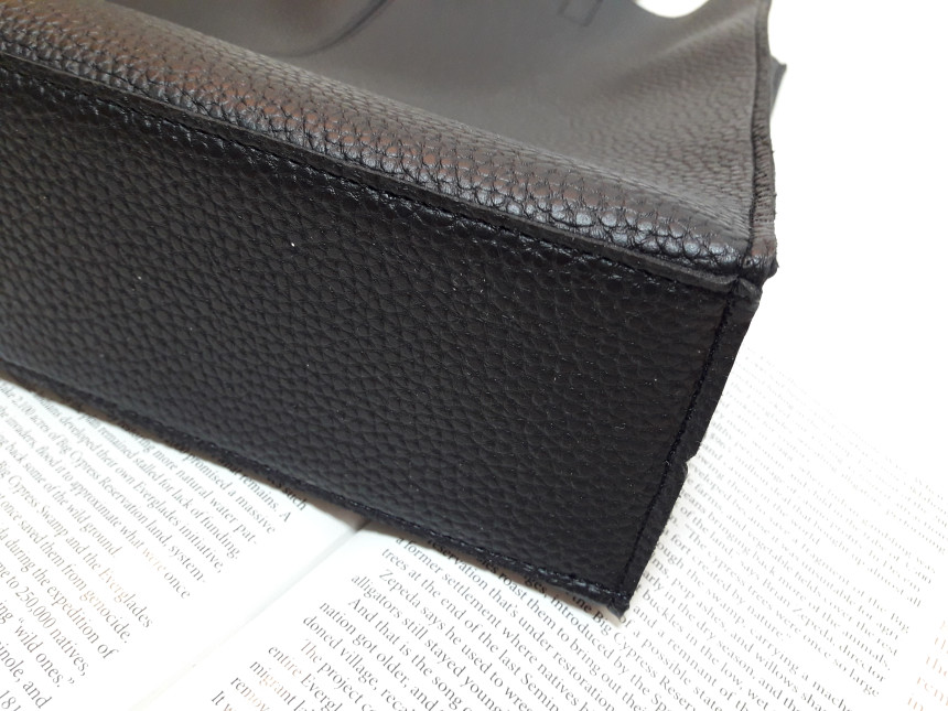 <b><p>Opel Plain Square Crossed Shoulder Bag Light</p></b><b><p>O '無知正方形デイリークロスショルダーバッグ軽量バッグシンプルなショーポベクレディースカジュ</p></b><br /><br /><p align='center'>