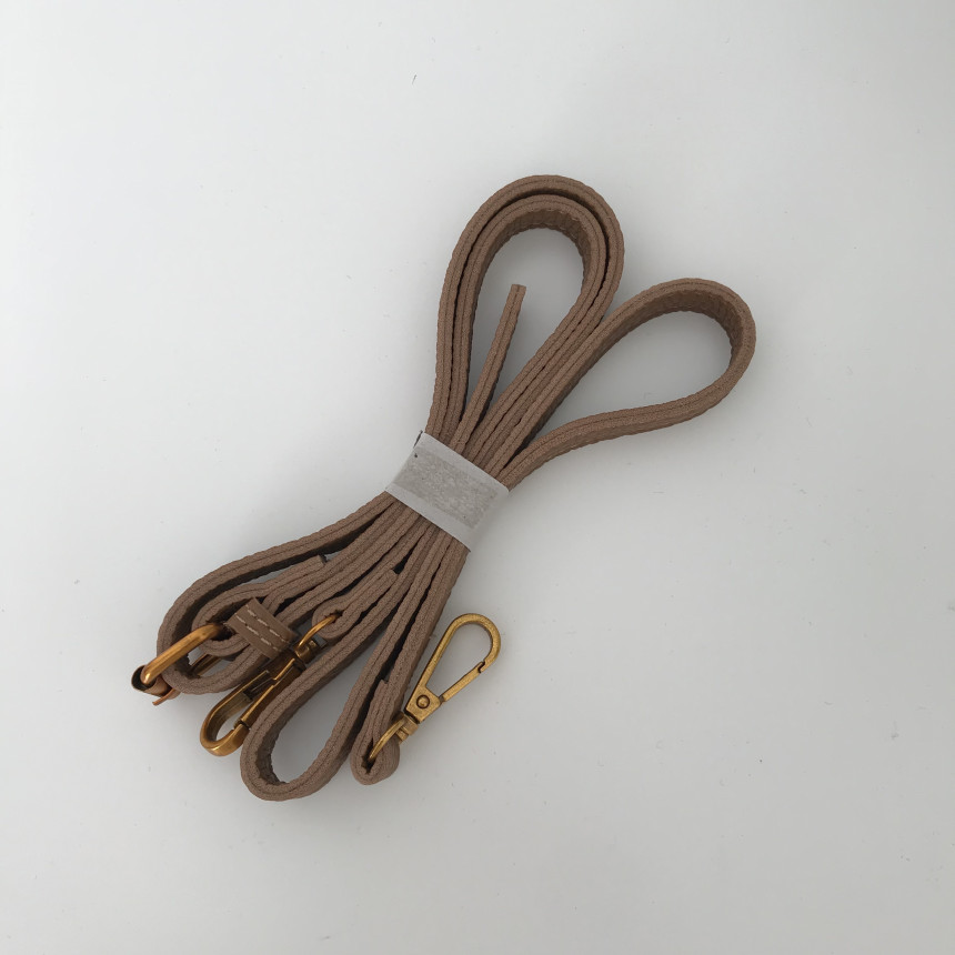 <b><p>Gold ring shouer bag practical Simple wp</p></b><b><p>ゴールドリングショルダーバッグ実用性の良いバッグシンプルショーポベクデイリーコーディネートしやすいモ</p></b><br /><br /><p align='center'>