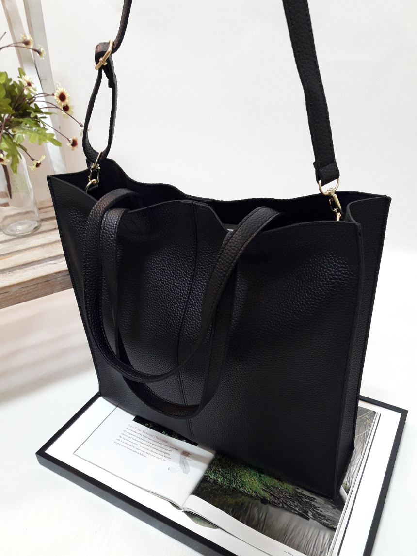 <b><p>Opel Plain Square Crossed Shoulder Bag Light</p></b><b><p>O '無知正方形デイリークロスショルダーバッグ軽量バッグシンプルなショーポベクレディースカジュ</p></b><br /><br /><p align='center'>