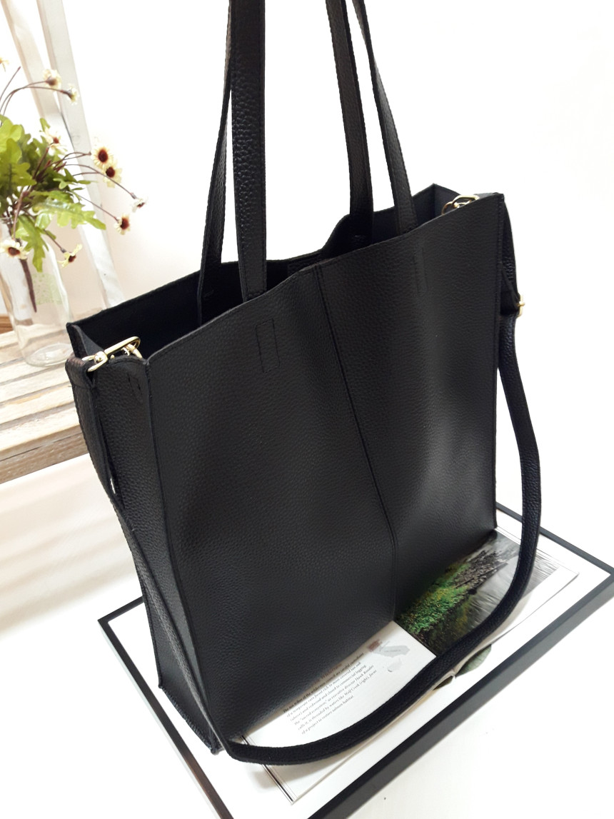 <b><p>Opel Plain Square Crossed Shoulder Bag Light</p></b><b><p>O '無知正方形デイリークロスショルダーバッグ軽量バッグシンプルなショーポベクレディースカジュ</p></b><br /><br /><p align='center'>