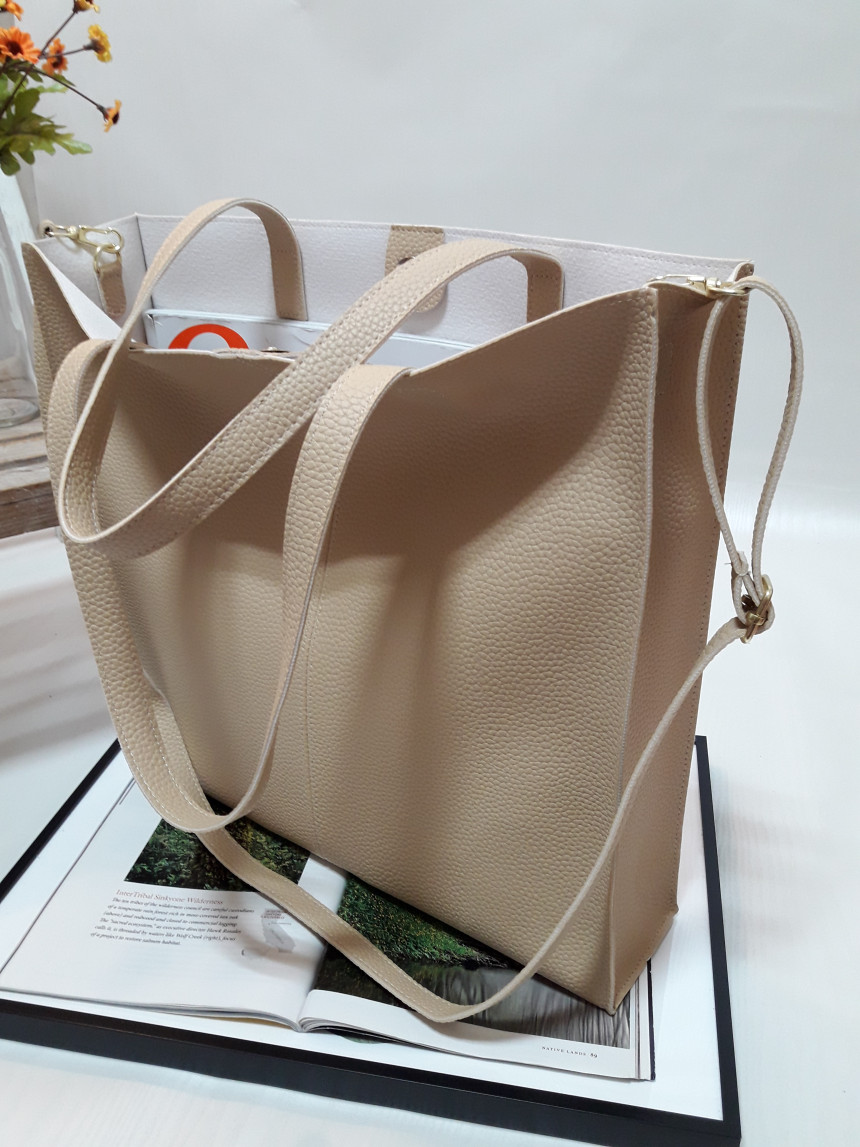 <b><p>Opel Plain Square Crossed Shoulder Bag Light</p></b><b><p>O '無知正方形デイリークロスショルダーバッグ軽量バッグシンプルなショーポベクレディースカジュ</p></b><br /><br /><p align='center'>