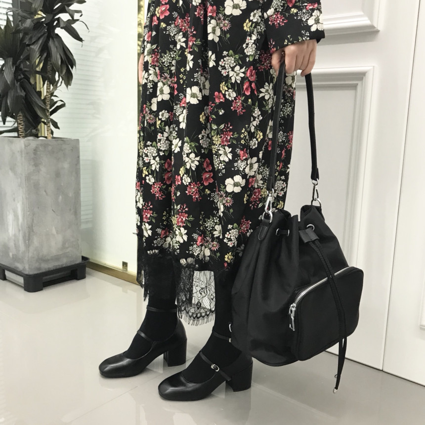 <b><p>Zipper pocket bu bag mini college student</p></b><b><p>ファスナーポケットバケットバックミニ女子大生デイリールックショルダーバッグボクジョリ軽く持ち上げる良</p></b><br /><br /><p align='center'>