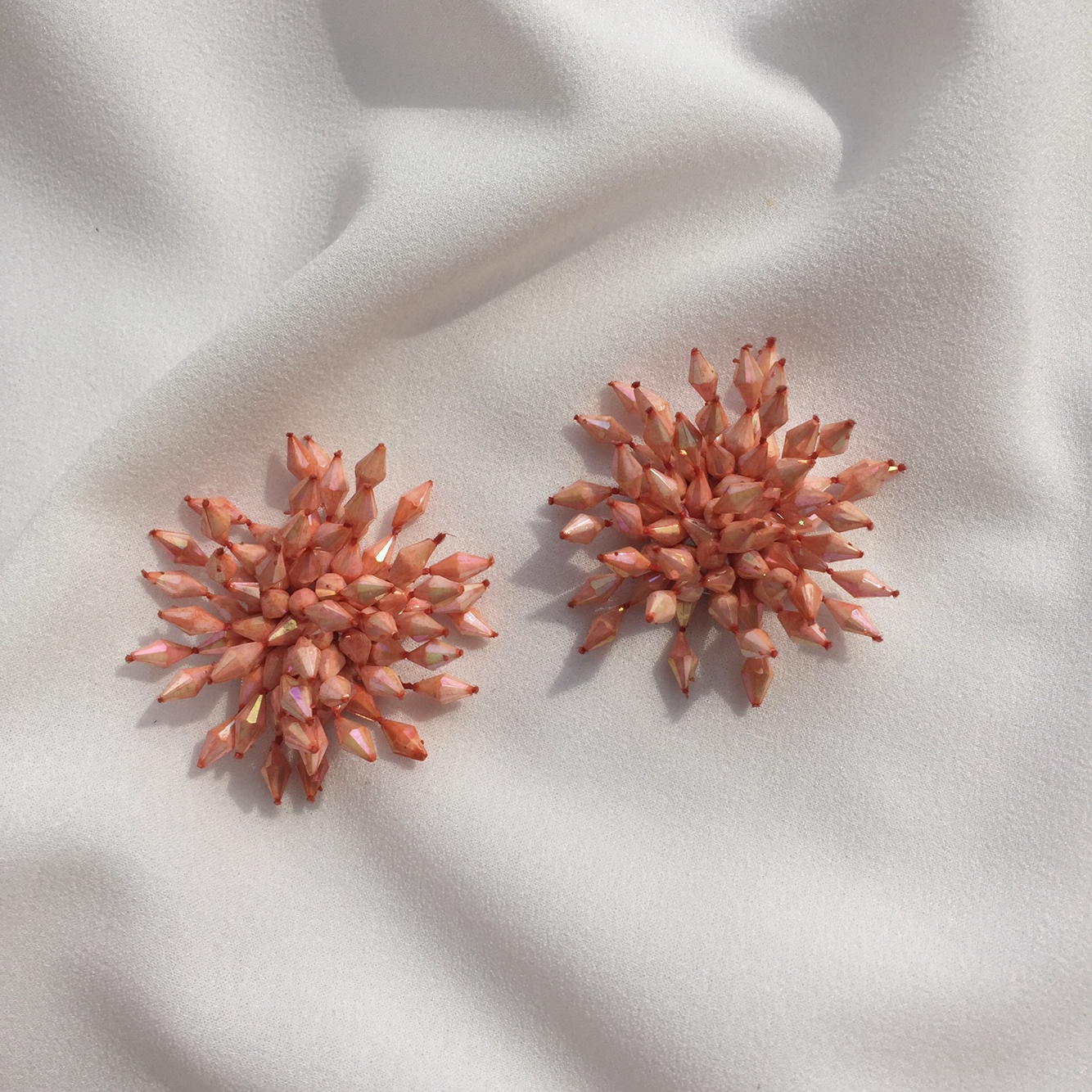 <b><p>Kim Hee Sun and Na Yog Flower earrings Small</p></b><b><p>キム・ヒソン、キム・ナヨンst 花のイヤリング スモールサイズ、 グィチ可能 トーク運転</p></b><br /><br /><p align='center'>