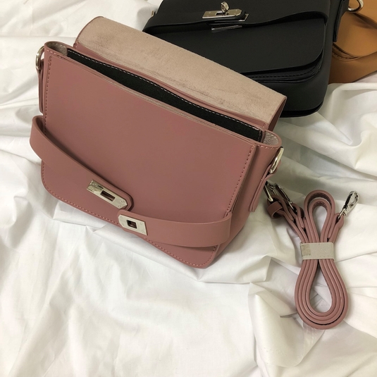 <b><p>Merit Bag 3color Fmulation Market 20s Women</p></b><b><p>メリットバック3color製剤マーケット20代の女性四季カジュアルスーツバッグデイリーコーディネート</p></b><br /><br /><p align='center'>