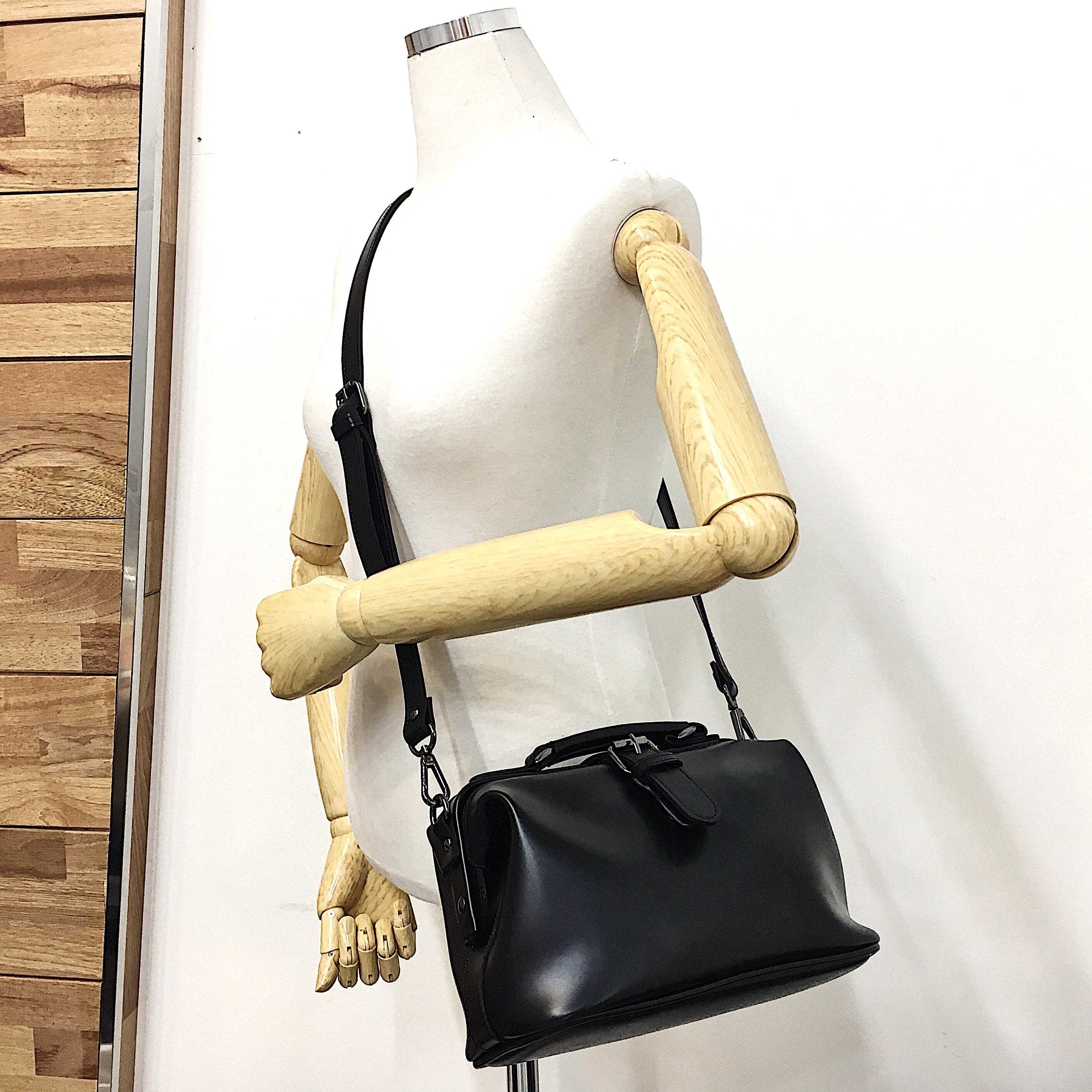 <b><p>moss vintage bton white no claic women stylish</p></b><b><p>mossヴィンテージボストンバッグモノクラシック女性スタイリッシュに見えるモダンユニークカジュアルバ</p></b><br /><br /><p align='center'>